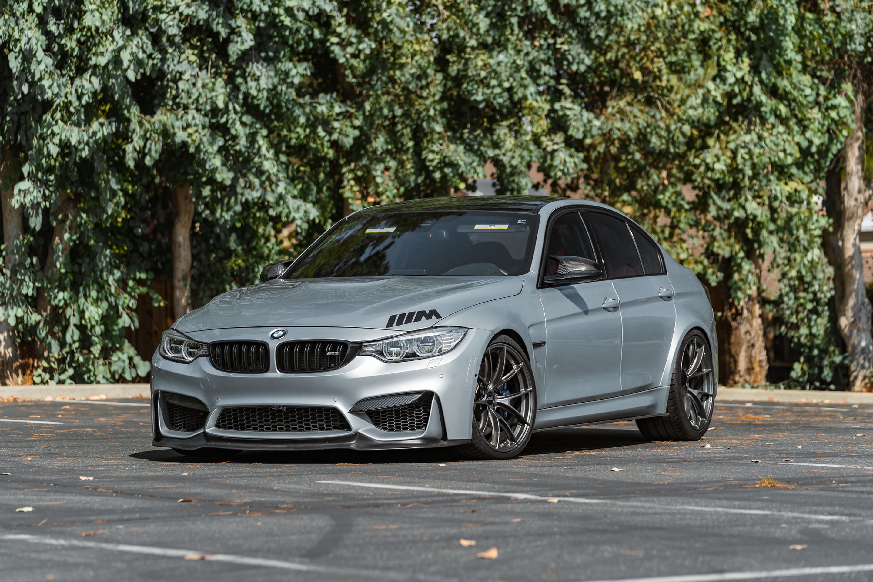 Silver BMW F80 M3 with 20" VS-5RS Apex wheels in Anthracite