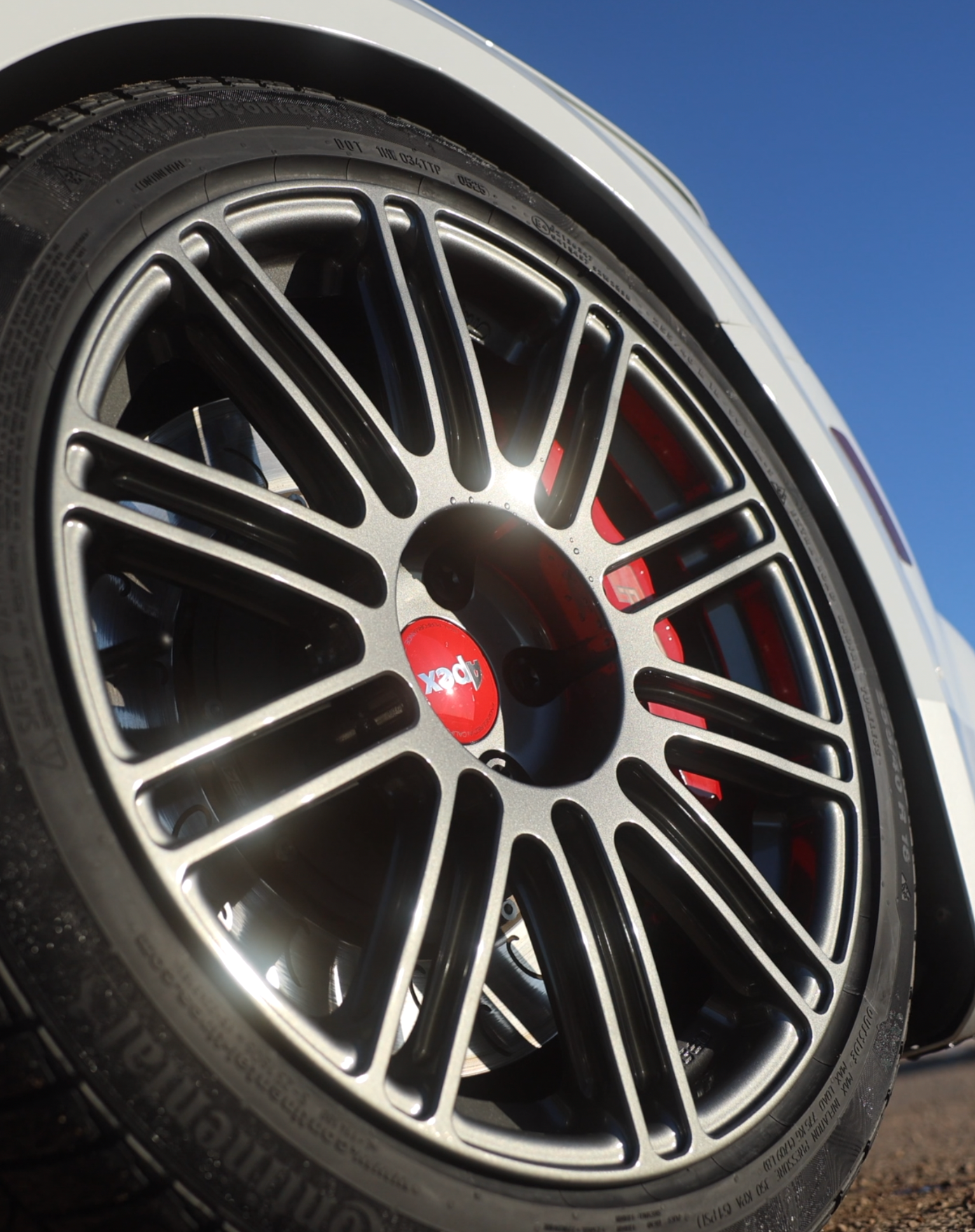 Race Livery Audi FV/8S TT RS with 18" TC-10RT Apex wheels in Anthracite