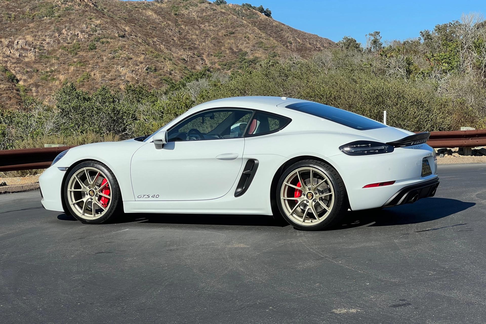 Porsche 718 Cayman GTS 4.0L with 20" VS-5RS in Motorsport Gold