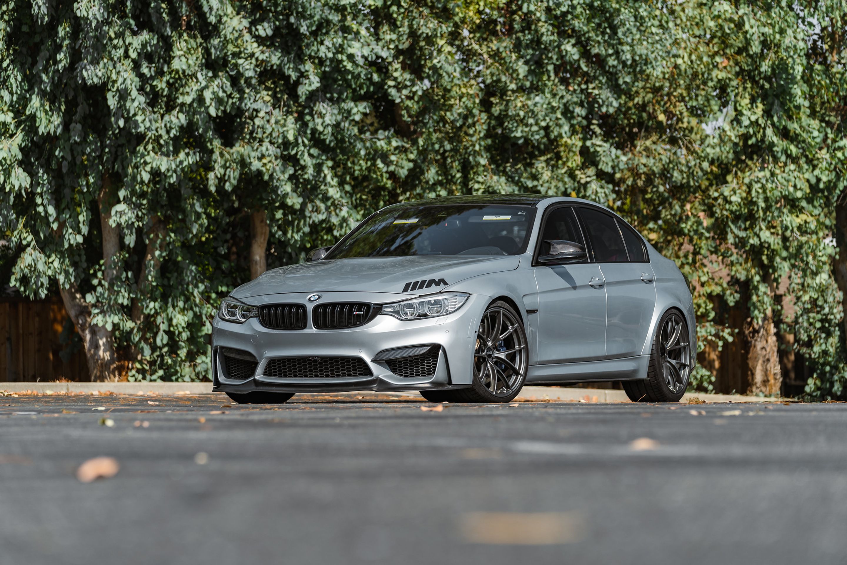 Silver BMW F80 M3 with 20" VS-5RS Apex wheels in Anthracite