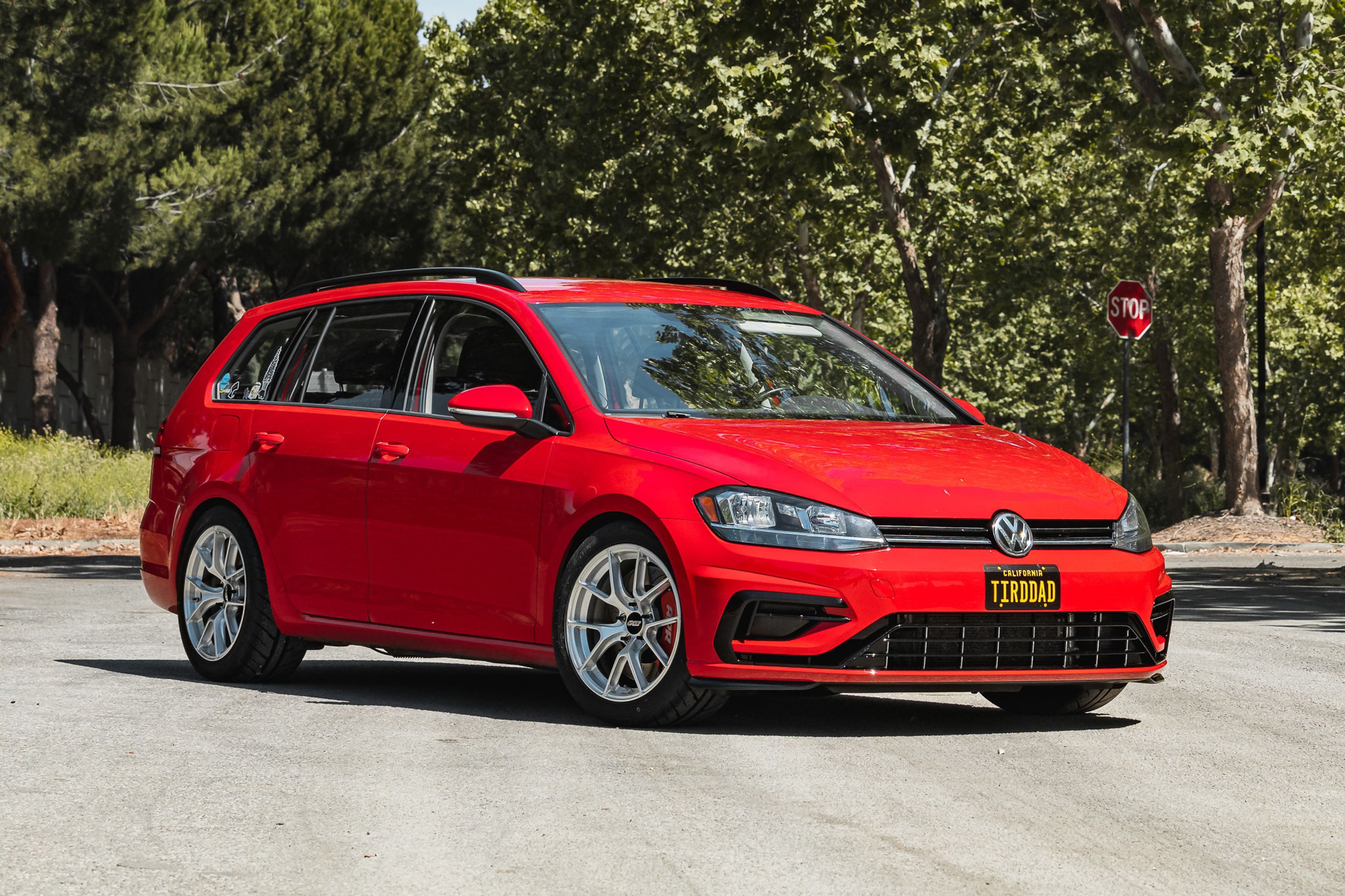 Red VW MK7 Alltrack/SportWagen Golf SportWagen with 17" VS-5RS Apex wheels in Brushed Clear