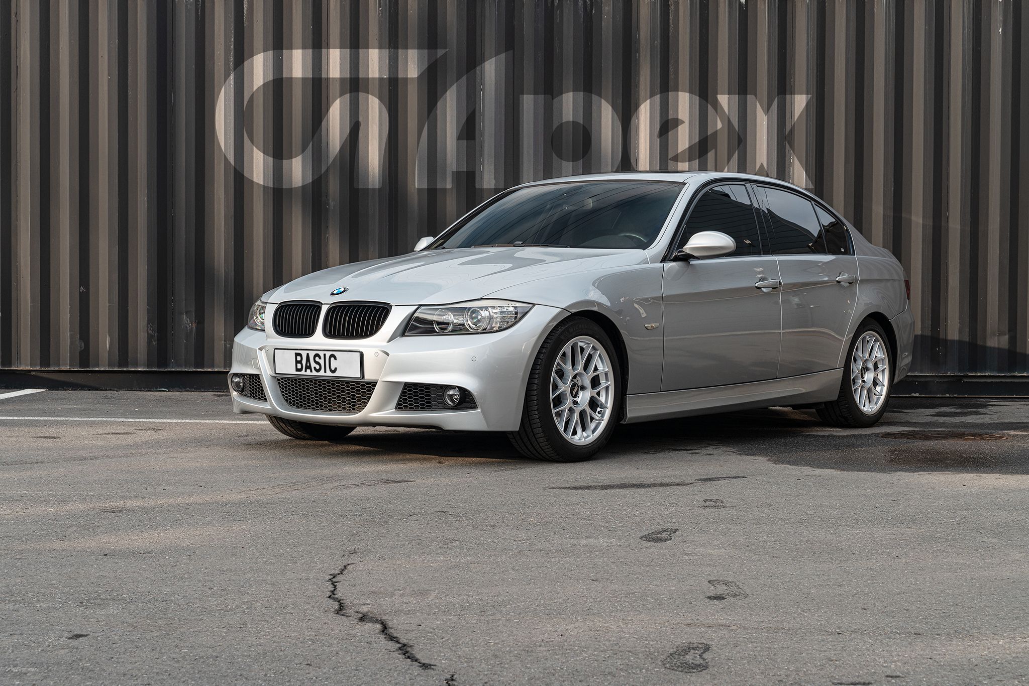 Silver BMW E90 Sedan 3 Series with 17" ARC-8 Apex wheels in Hyper Silver