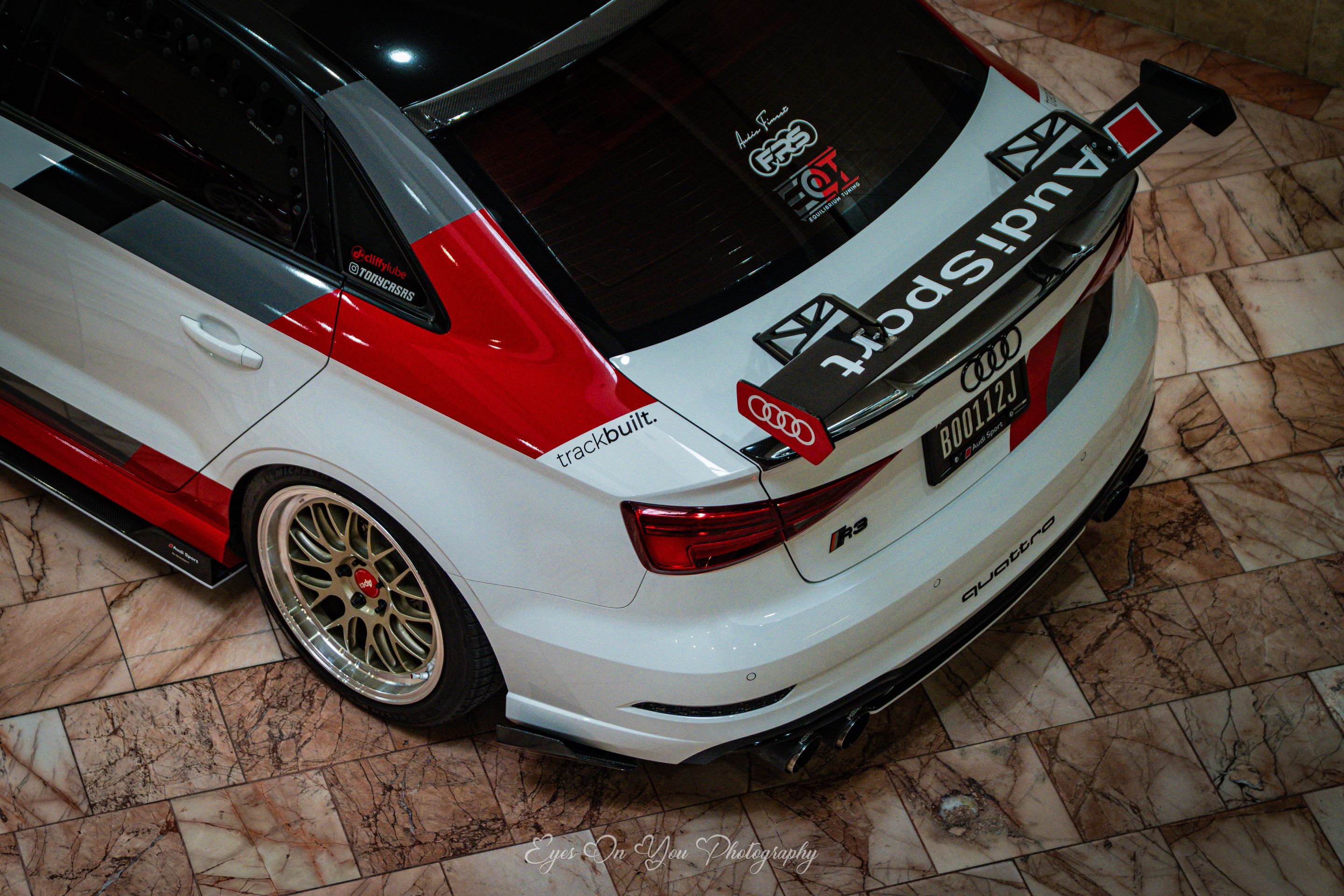 Race Livery Audi 8V A3 with 18" ML-10RT Apex wheels in Machined Lip Gloss Motorsport Gold