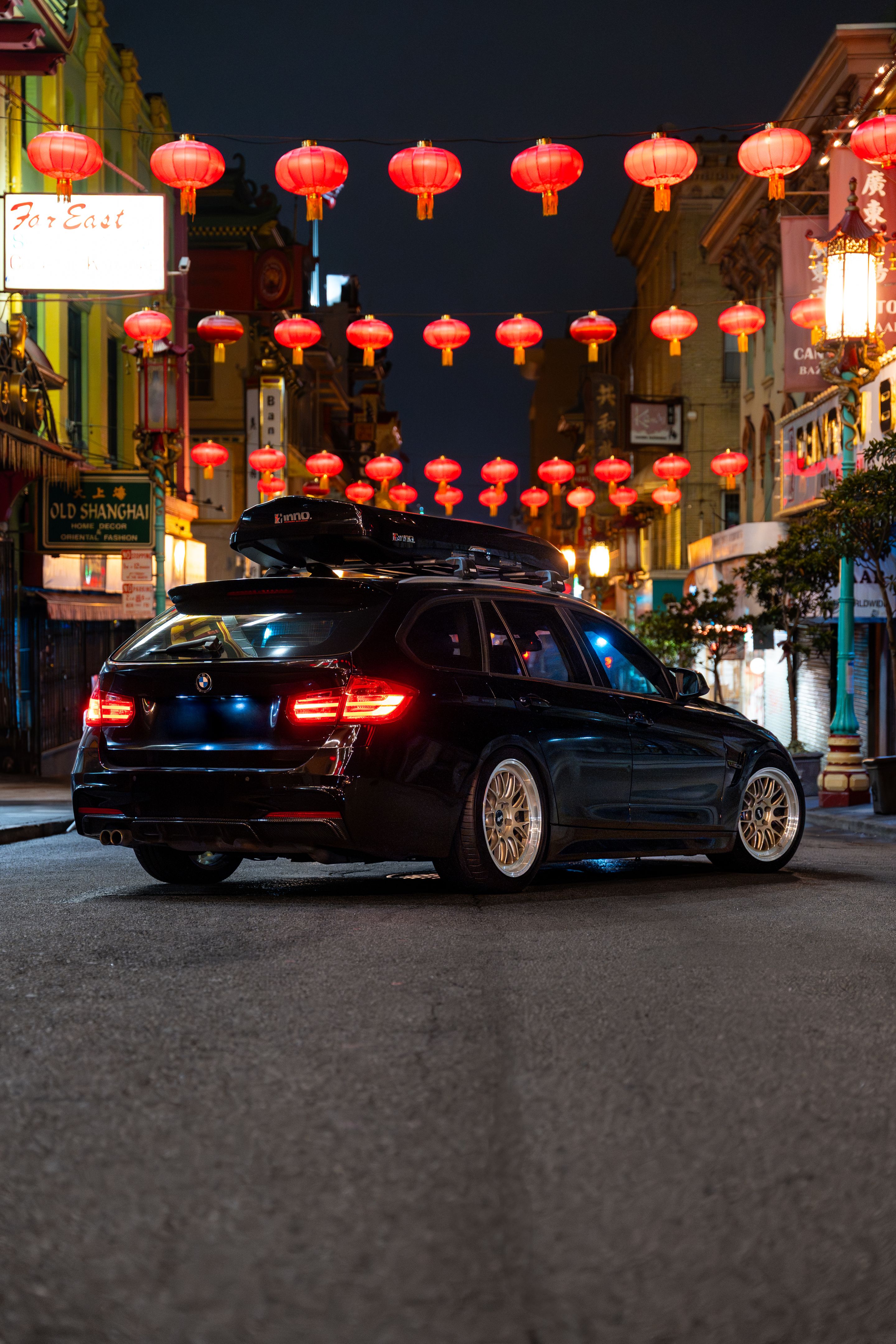 Black BMW F31 Wagon 3 Series with 18" ML-10RT Apex wheels in Machined Lip Gloss Motorsport Gold