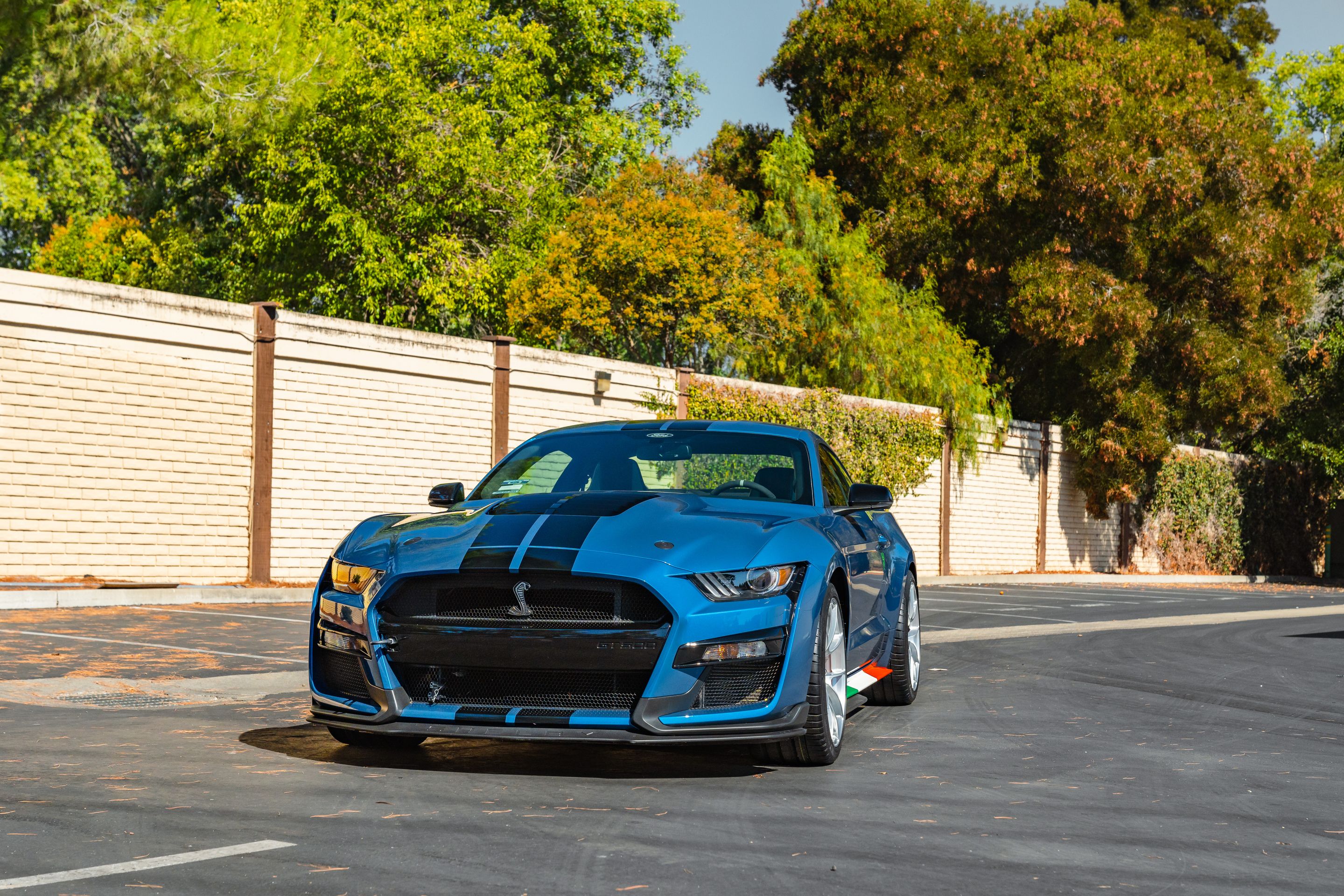 Blue Ford S550 Mustang GT500 with 20" VS-5RS Apex wheels in Brushed Clear