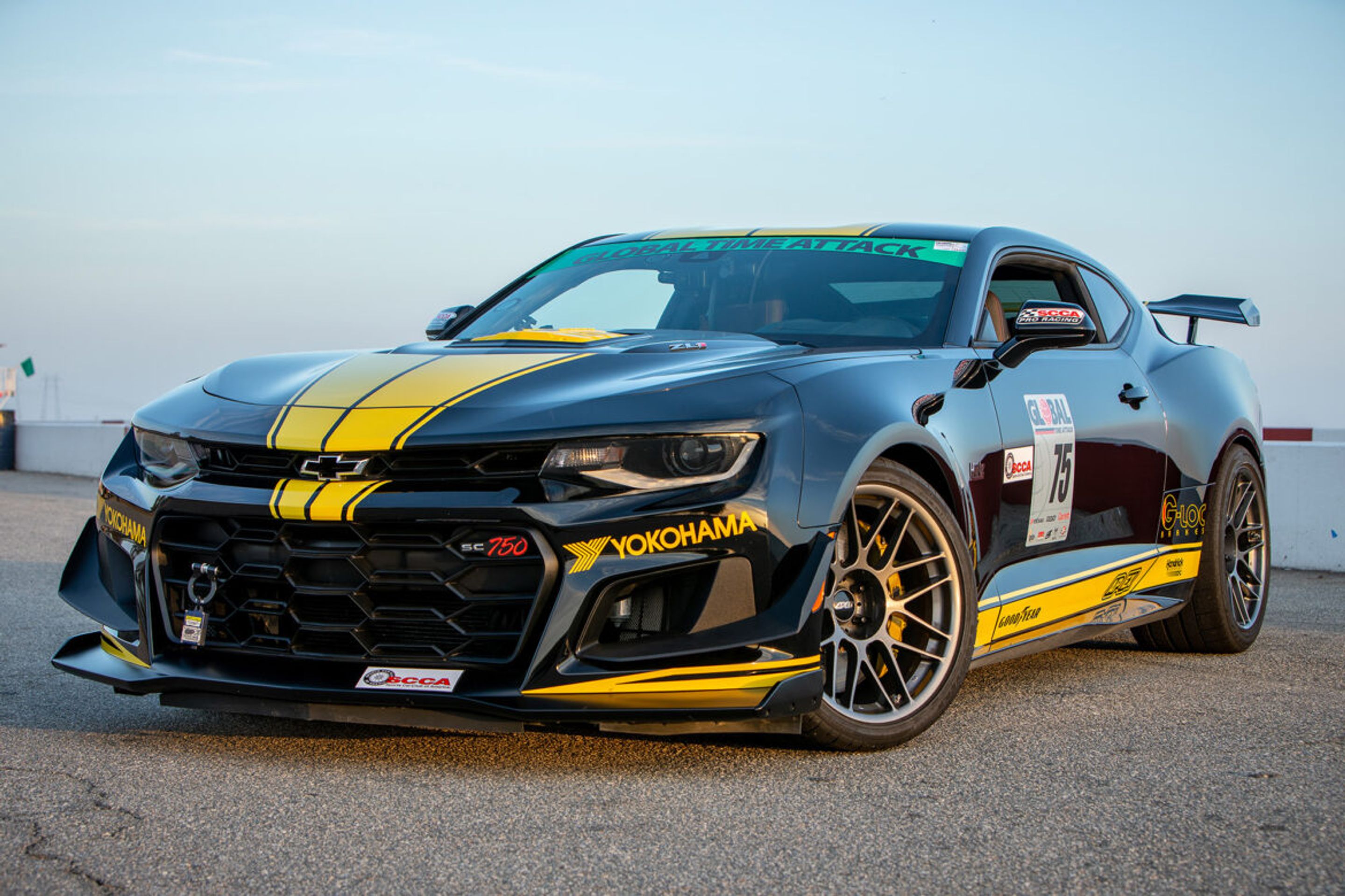 Black Chevrolet 6th Gen Camaro ZL1 1LE with 19" ARC-8 Apex wheels in Anthracite