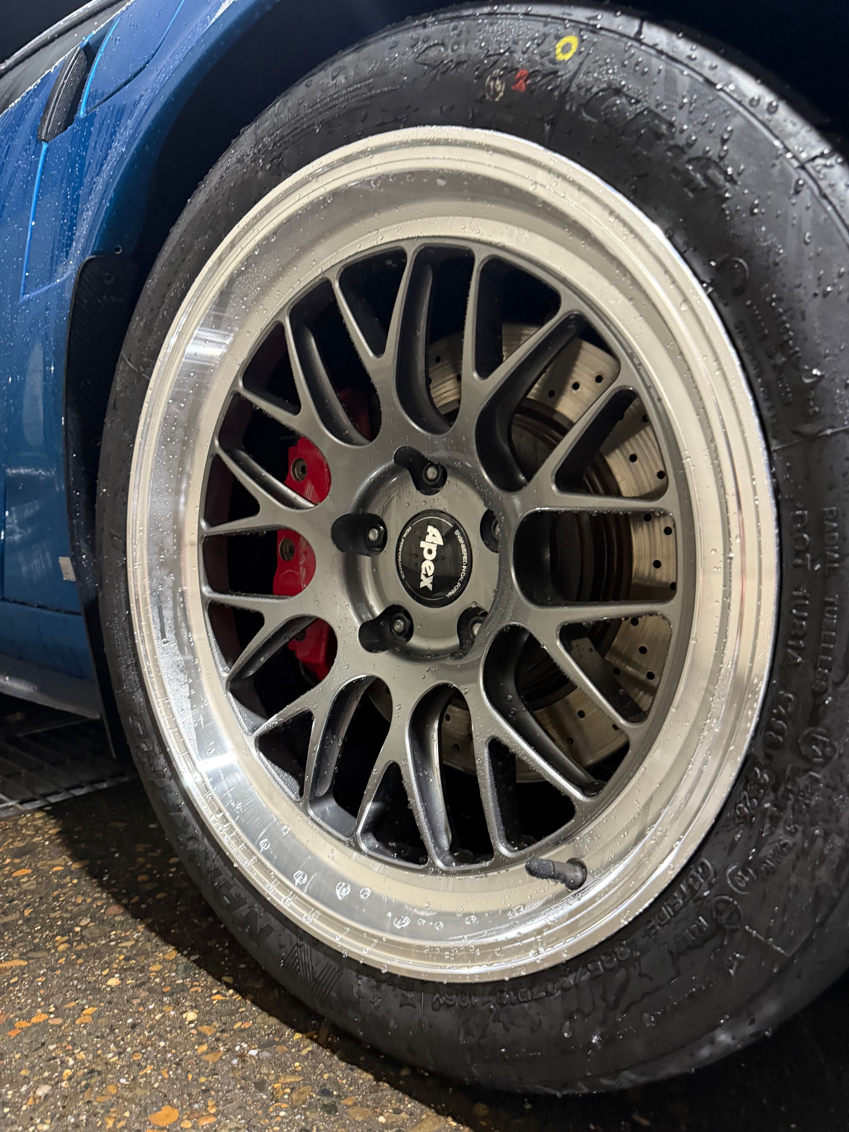 Blue Chevrolet C6 Corvette Z06 with 18" ML-10RT Apex wheels in Machined Lip Anthracite