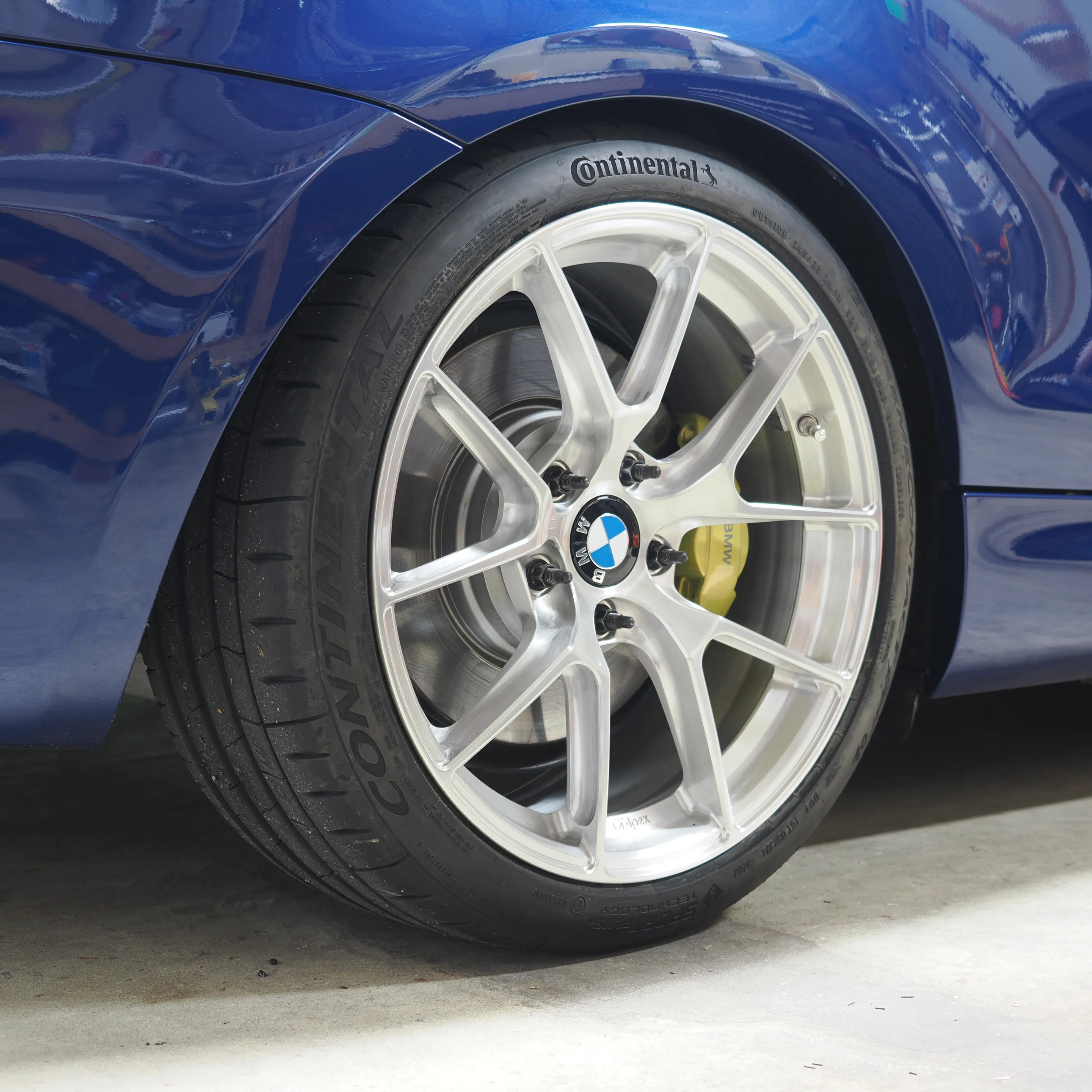 Blue BMW E82 Coupe 1 Series with 18" VS-5RS Apex wheels in Brushed Clear