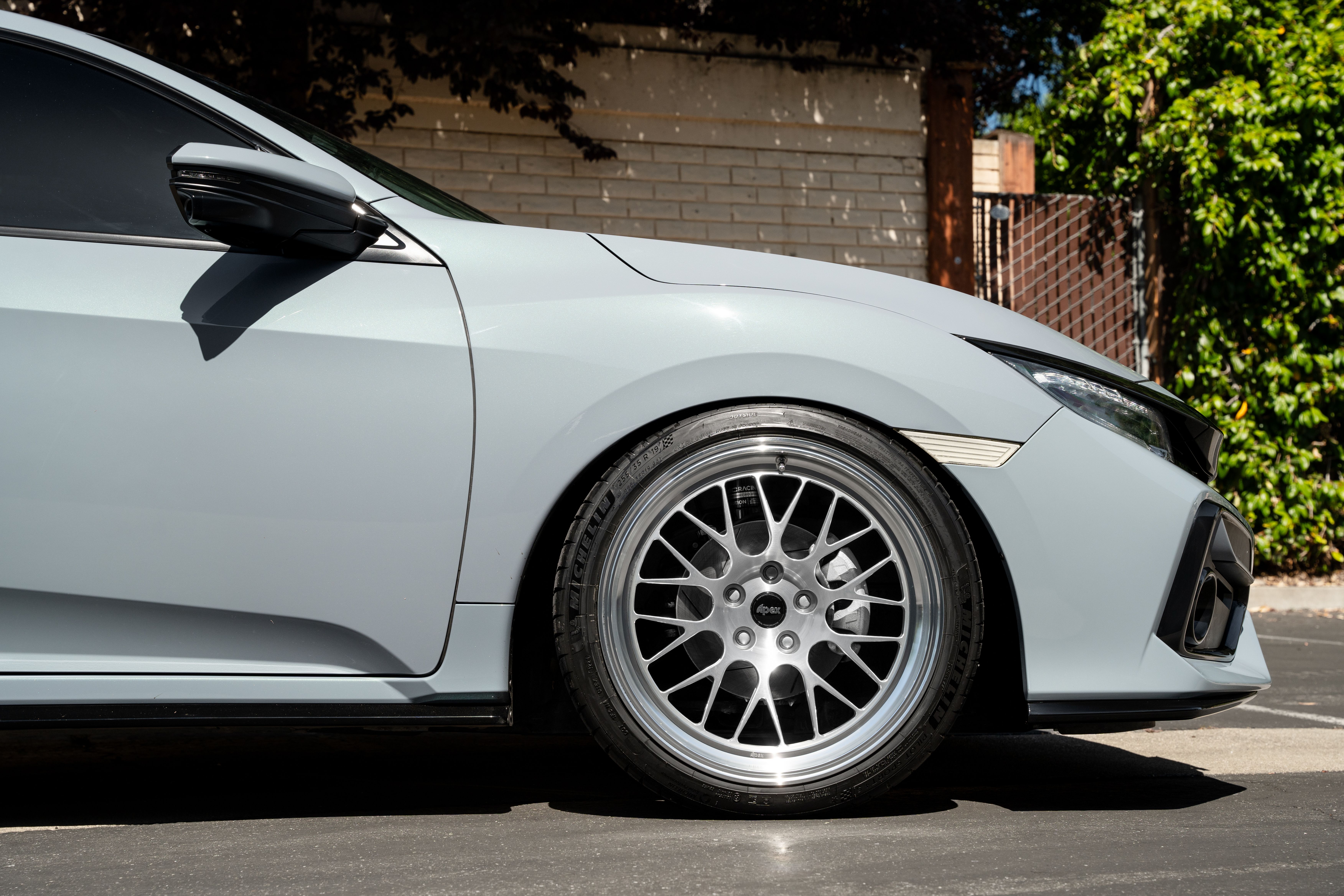 Honda 10th Gen Civic with 19