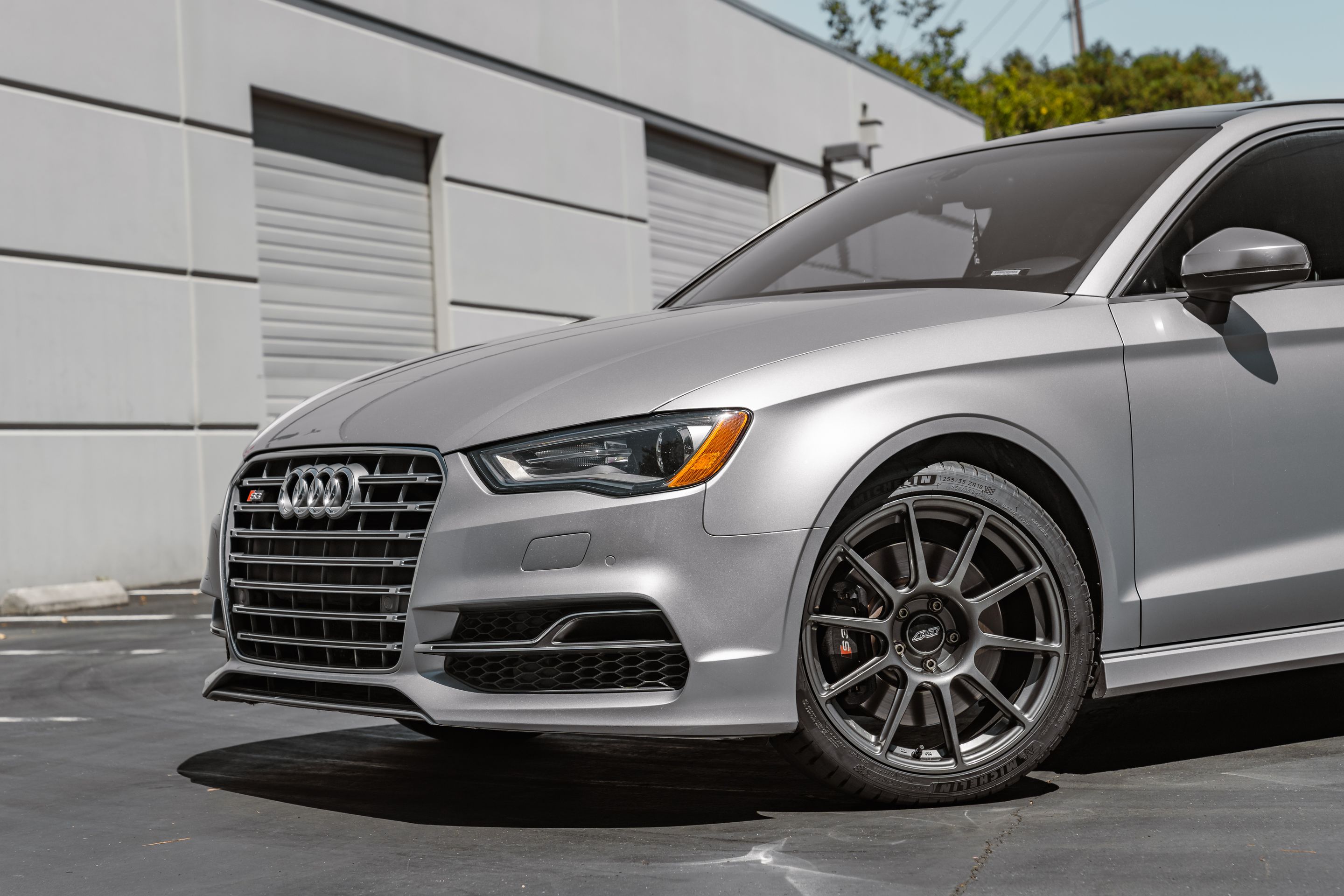 Silver Audi 8V S3 with 18" SM-10 Apex wheels in Anthracite