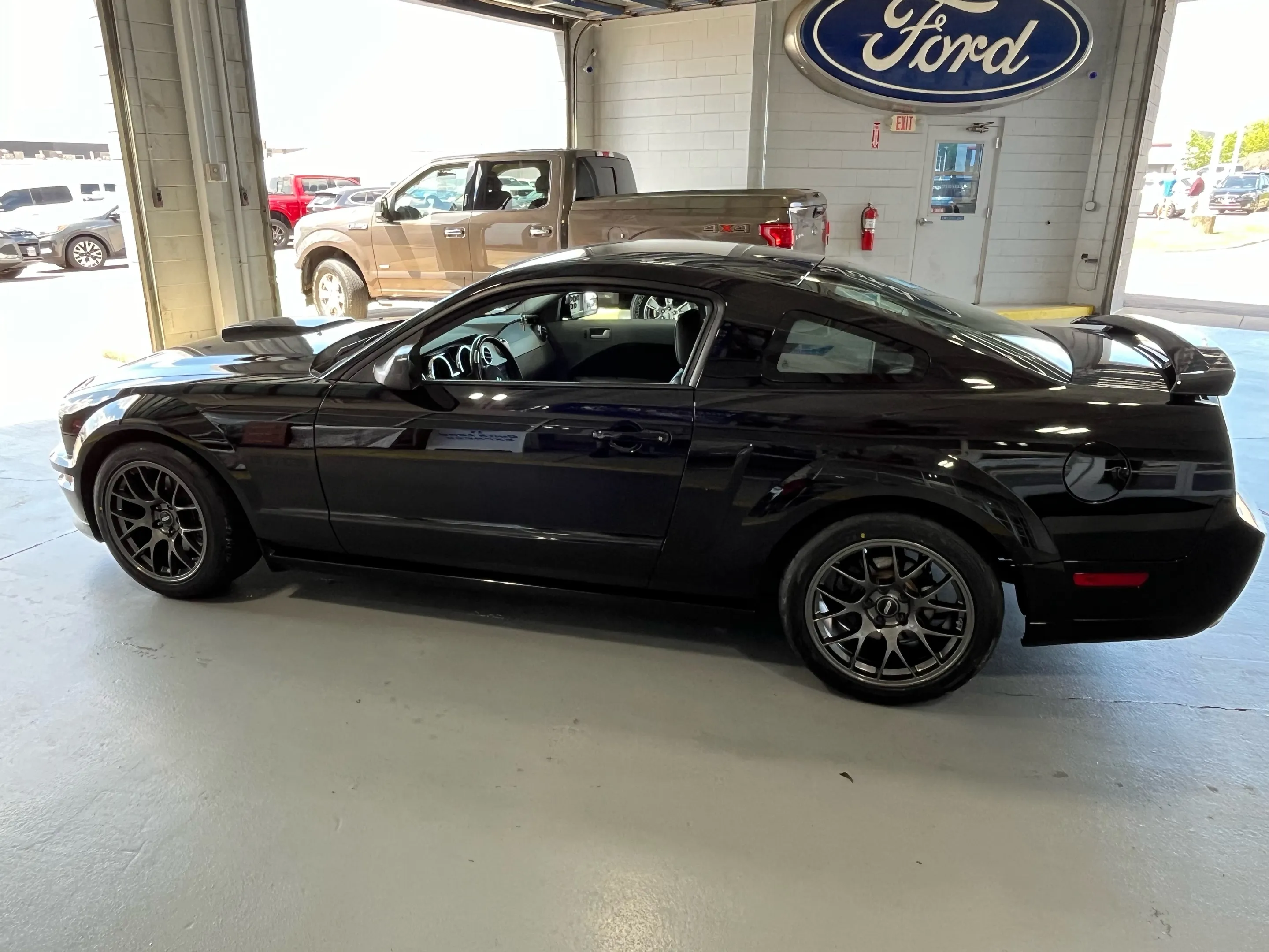Ford S197 Mustang GT with 18