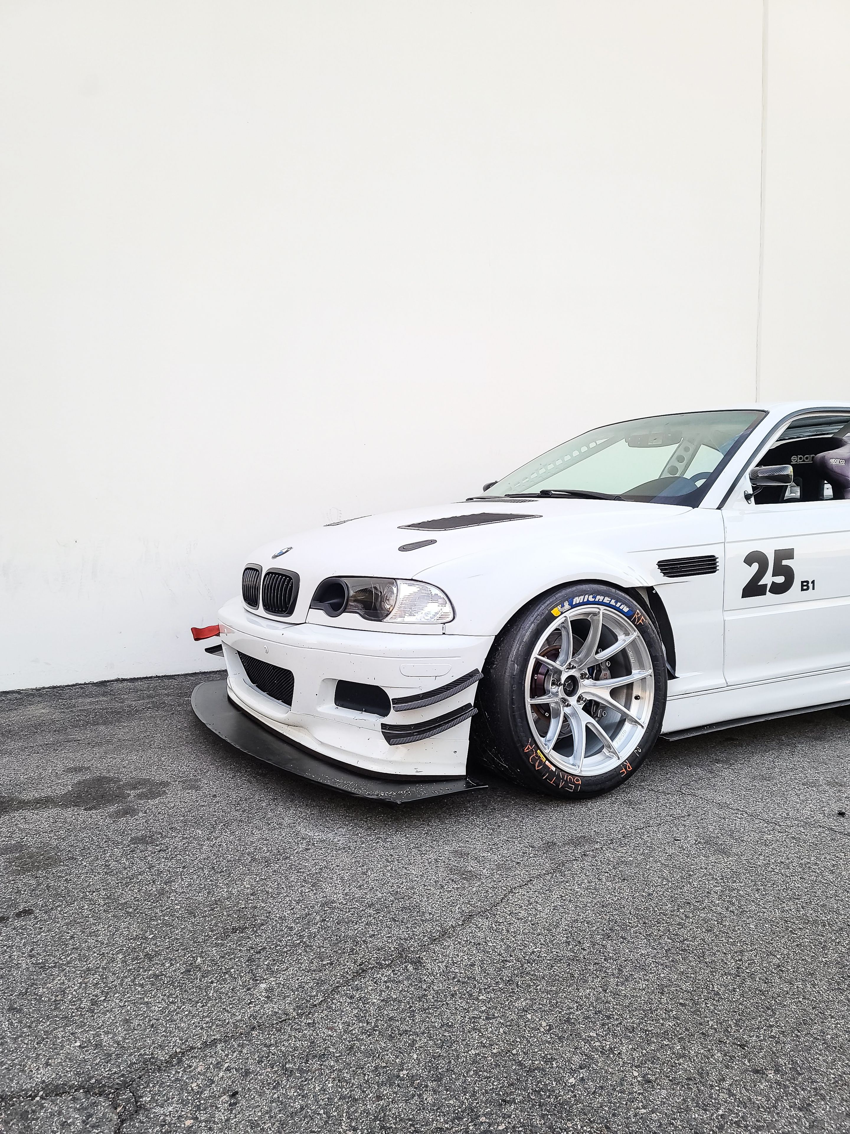 White BMW E46 M3 with 18" VS-5RS Apex wheels in Brushed Clear