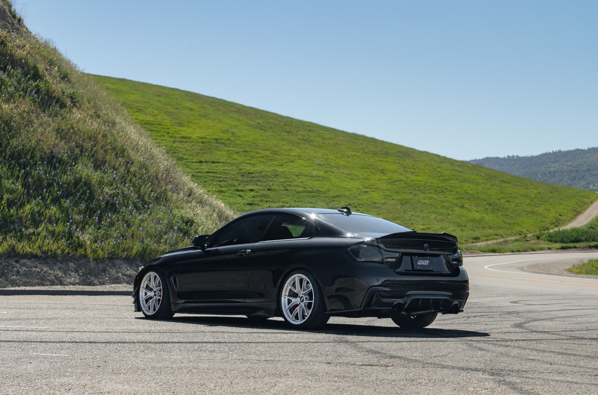 Black BMW F32 Coupe 4 Series with 19" VS-5RS Apex wheels in Brushed Clear