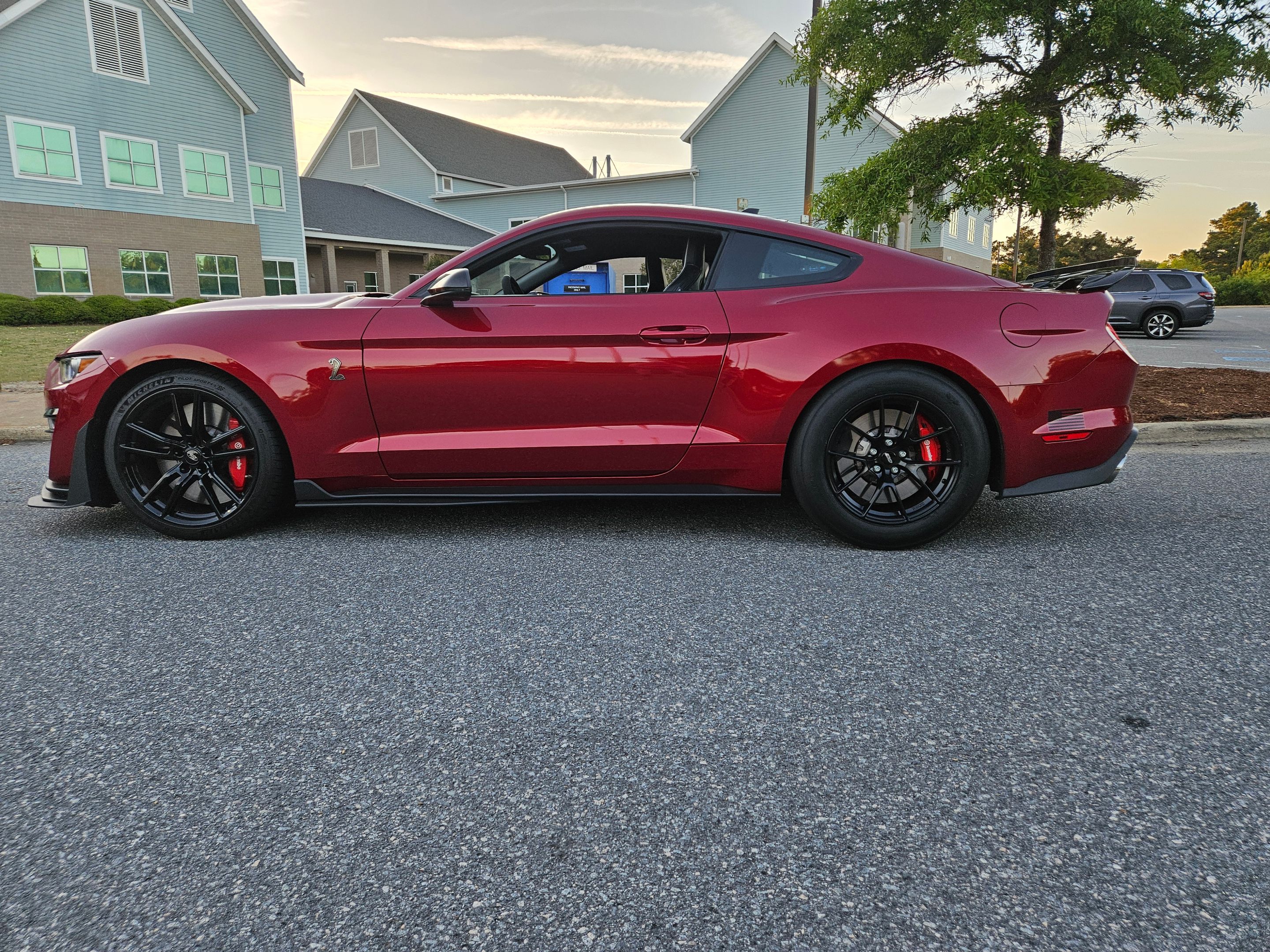 Red Ford S550 Mustang GT500 with 20"/18" VS-5RS Apex wheels in Satin Black