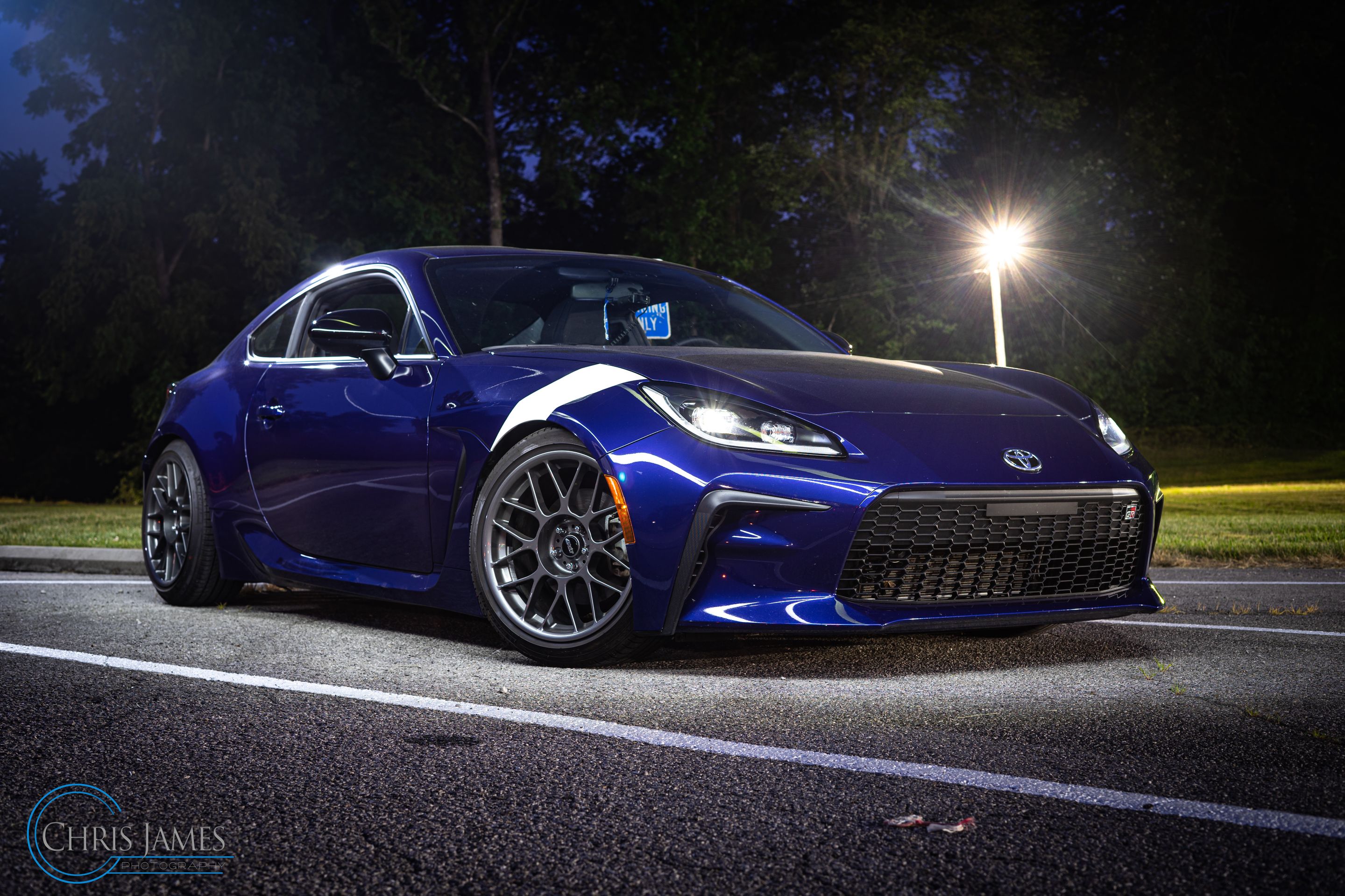 Blue Toyota GR86 with 17" ARC-8 Apex wheels in Anthracite