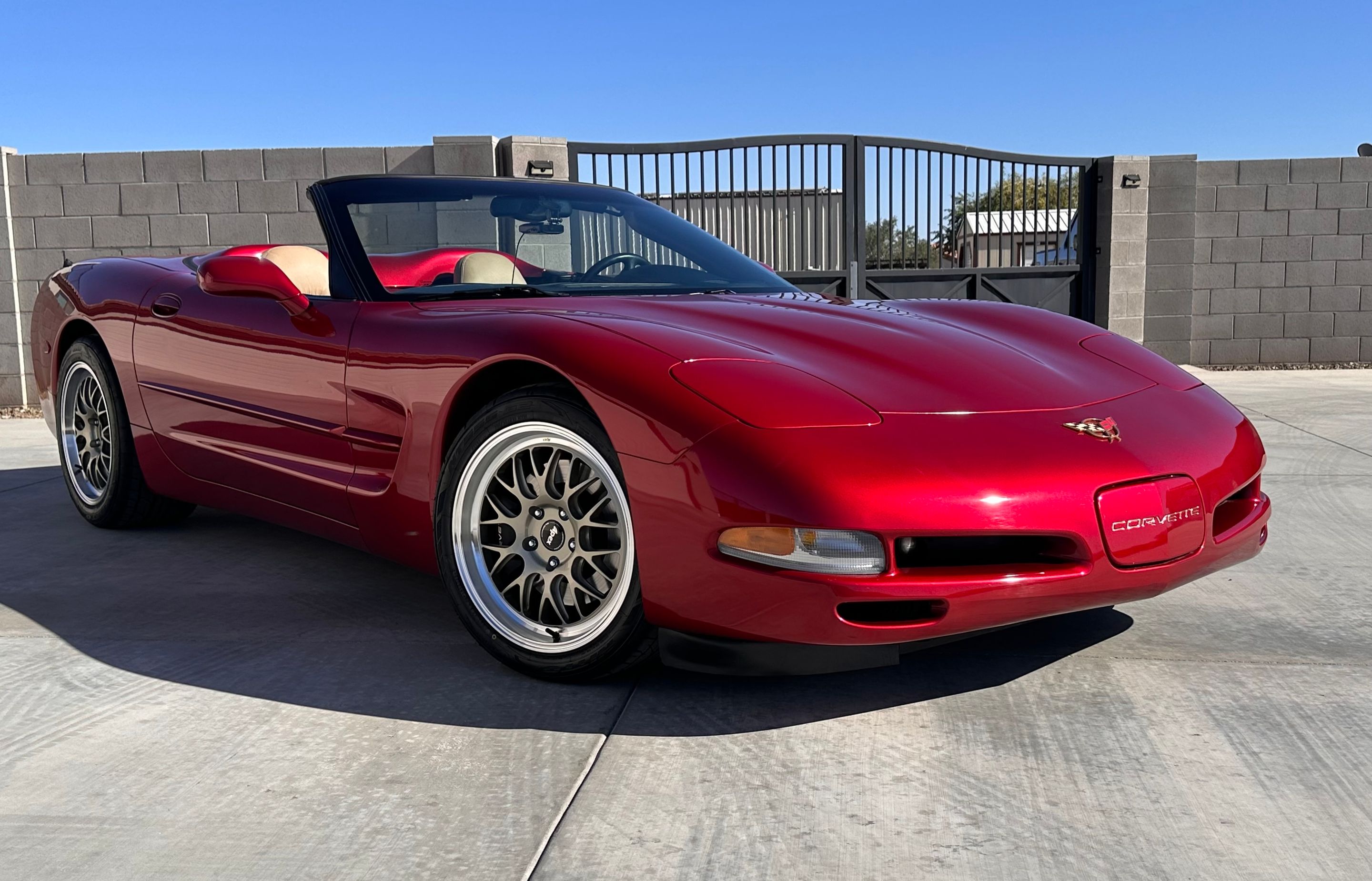Red Chevrolet C5 Corvette Base/Z51 with 18" ML-10RT Apex wheels in Machined Lip Gloss Motorsport Gold