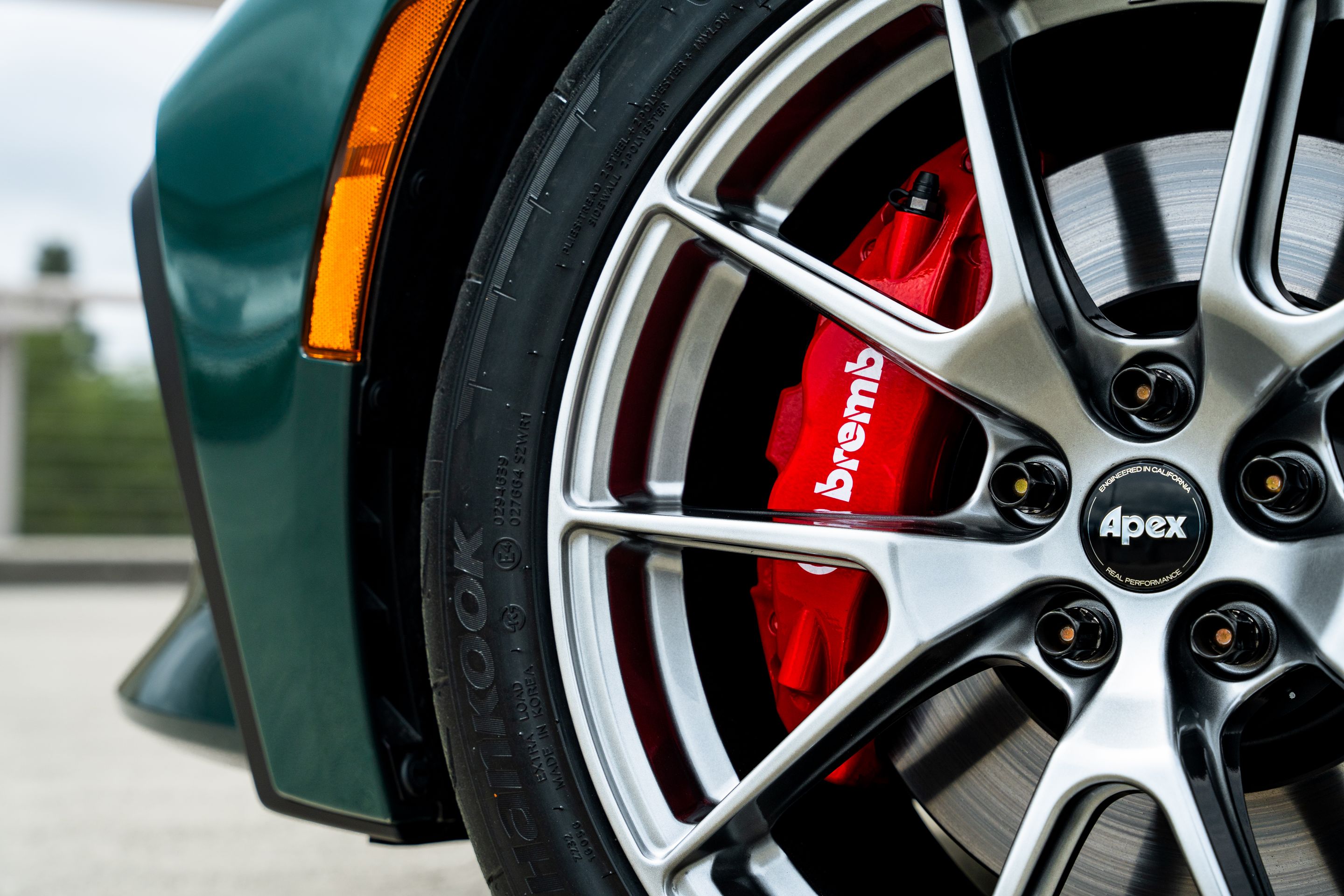 Green Toyota GR86 with 17" VS-5 Apex wheels in Hyper Black