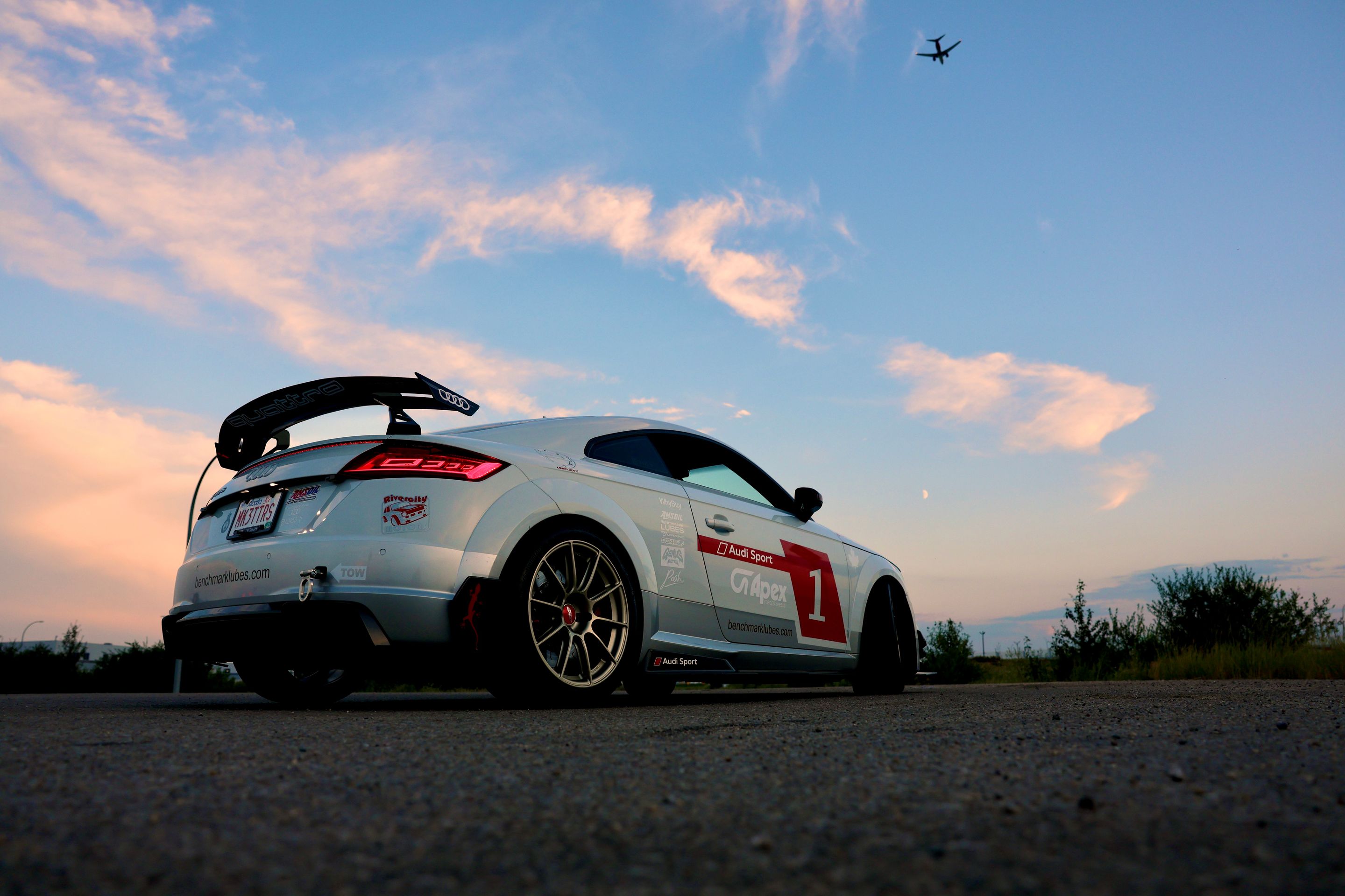 White Audi FV/8S TT RS with 18" SM-10RS Apex wheels in Motorsport Gold