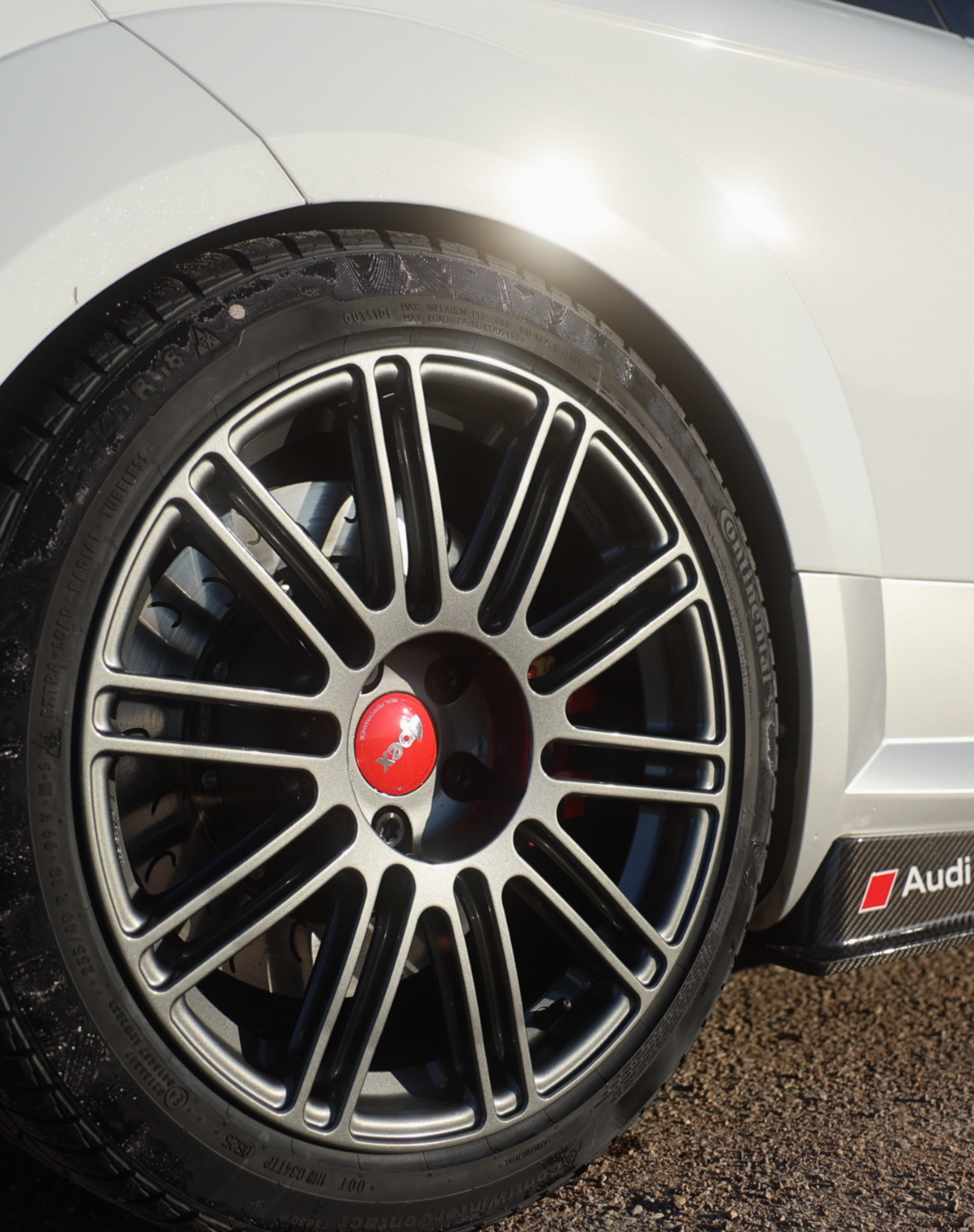 Race Livery Audi FV/8S TT RS with 18" TC-10RT Apex wheels in Anthracite