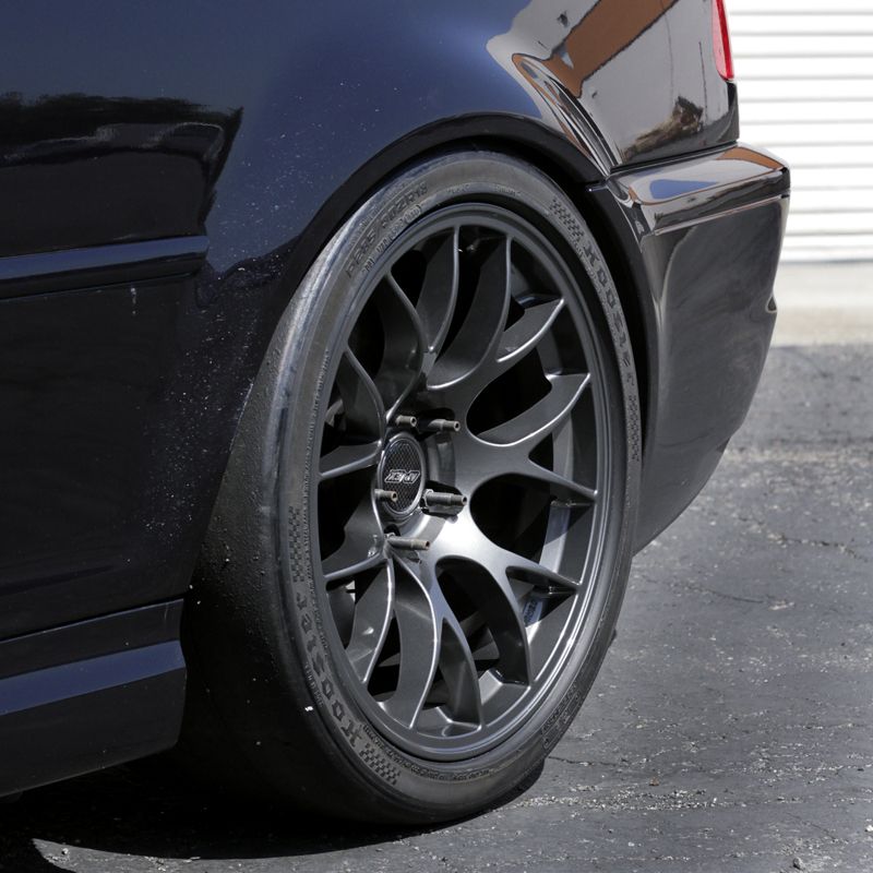 Black BMW E46 M3 with 18" EC-7 Apex wheels in Anthracite