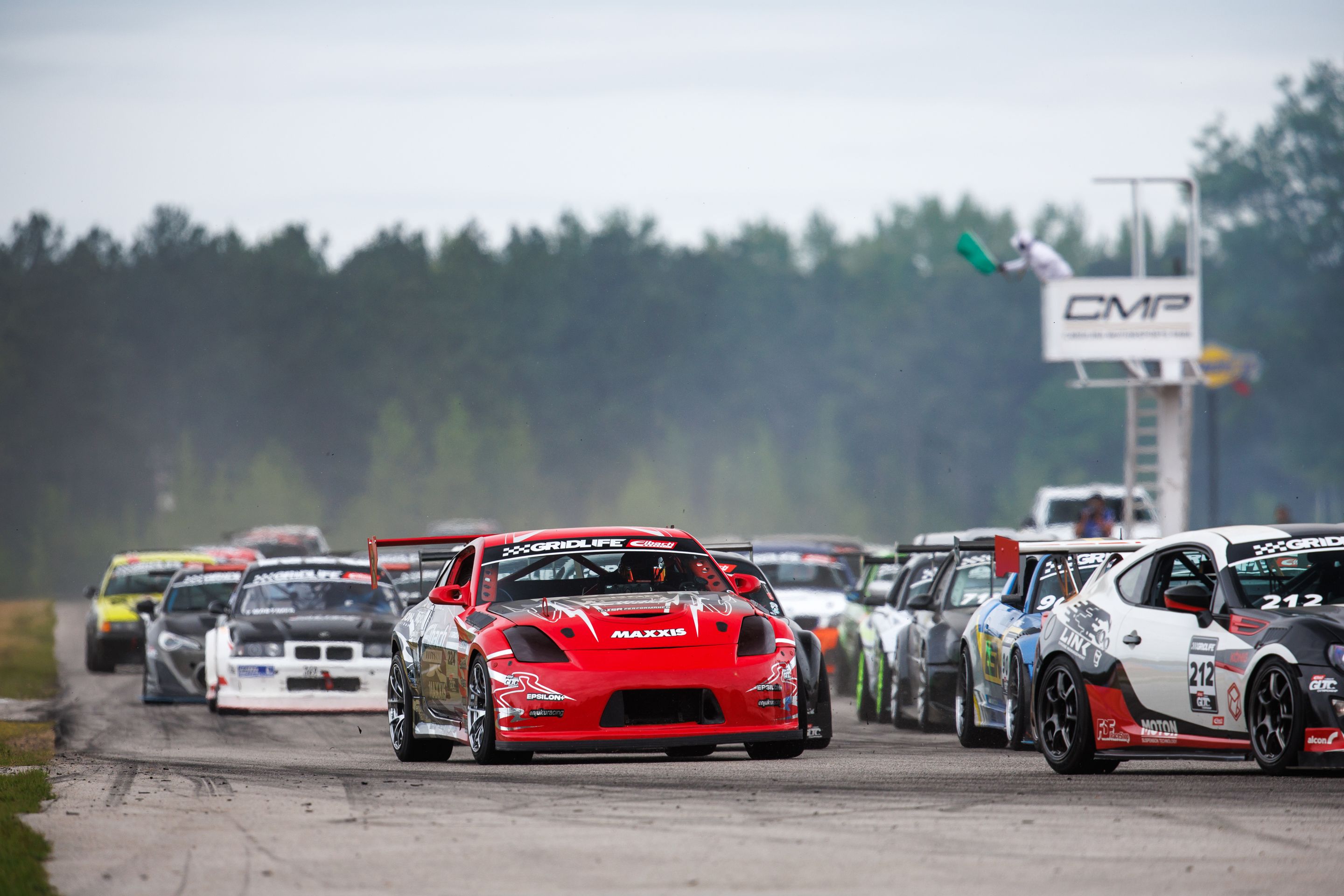 Race Livery Nissan 350Z with 18" VS-5RS Apex wheels in Custom Finish