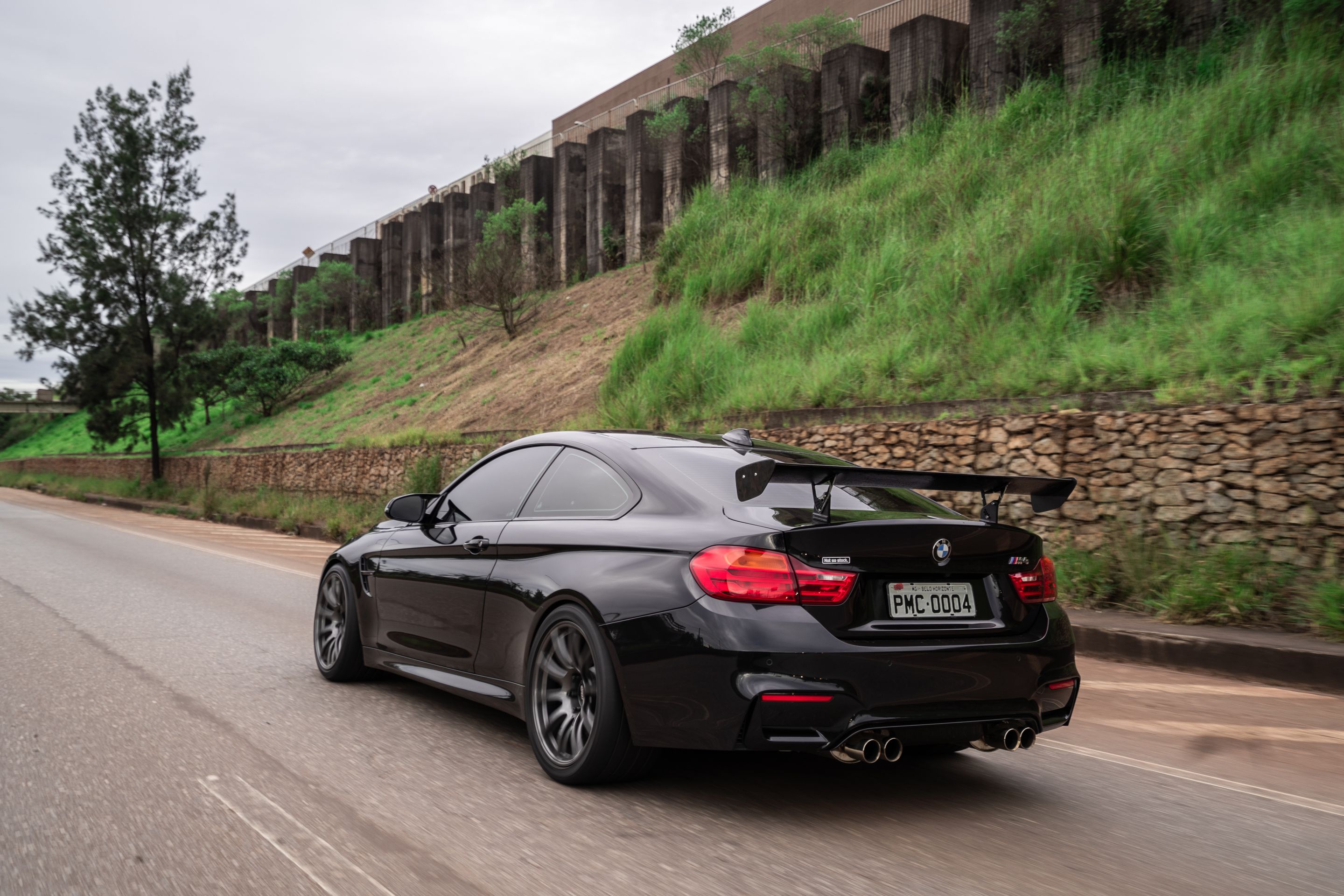 Black BMW F82 Coupe M4 with 19" SM-10 Apex wheels in Anthracite