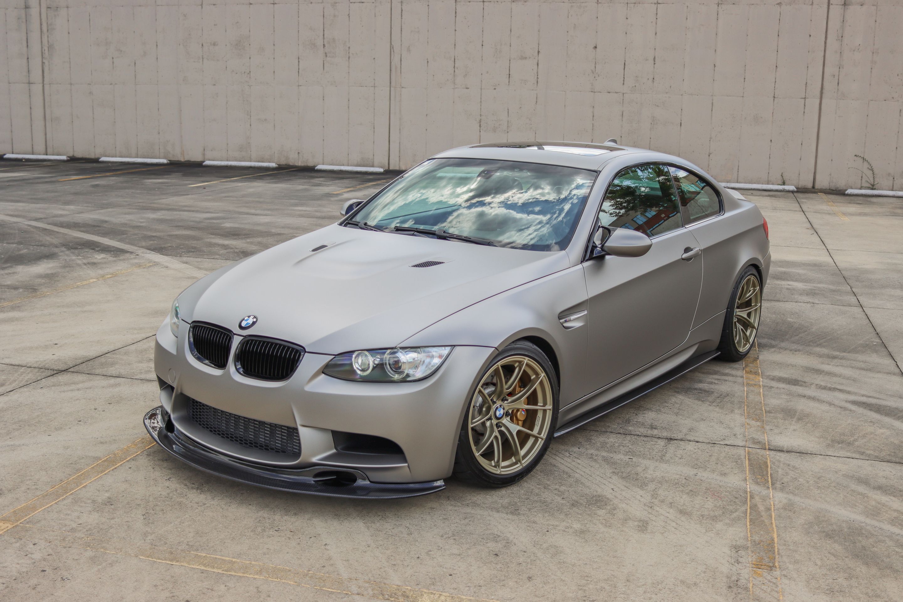 Grey BMW E92 Coupe M3 with 18" VS-5RS Apex wheels in Motorsport Gold
