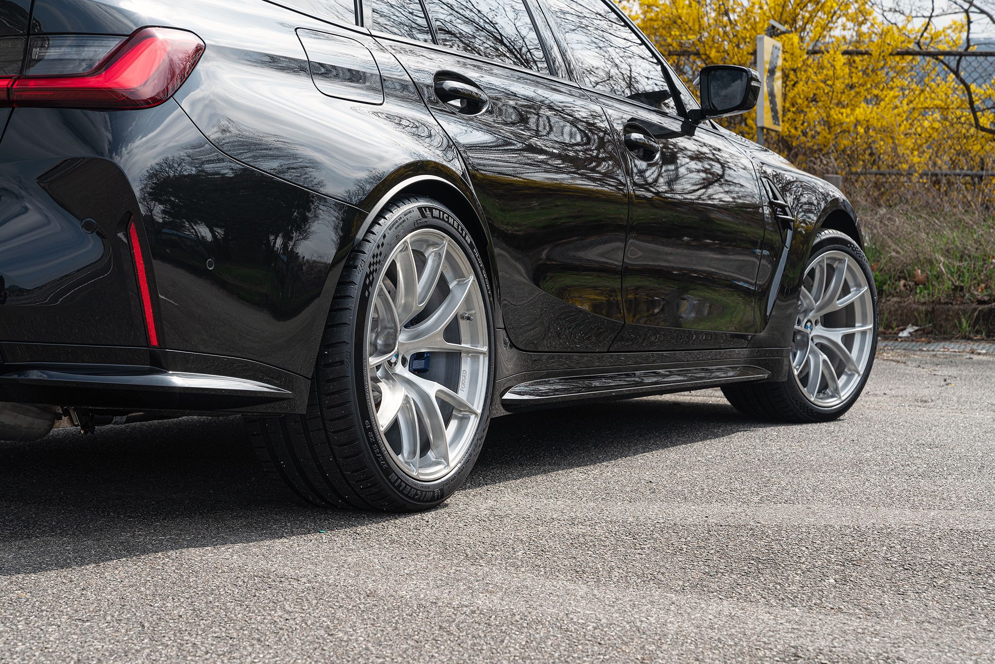 Black BMW G80 M3 with 19" VS-5RS Apex wheels in Brushed Clear