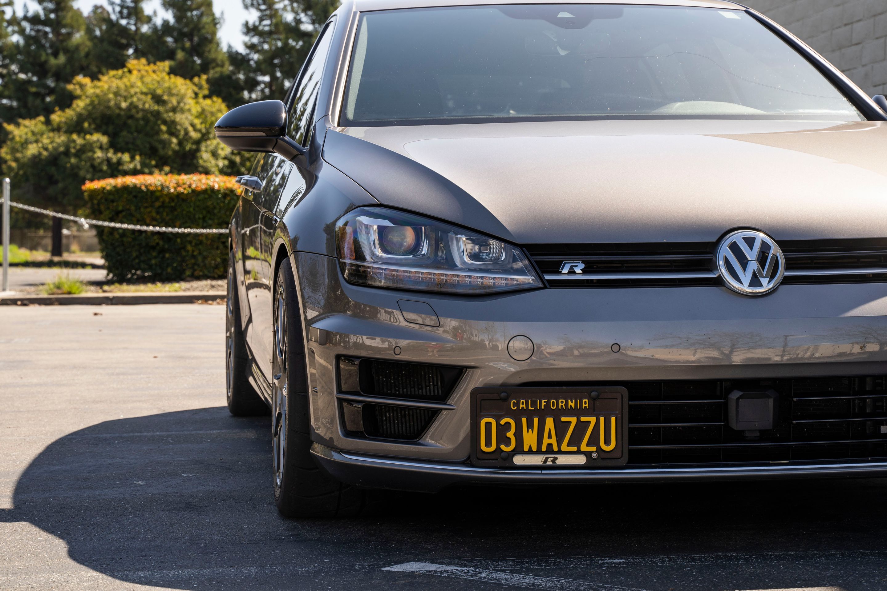 Grey VW MK7 Golf R with 17" SM-10 Apex wheels in Anthracite