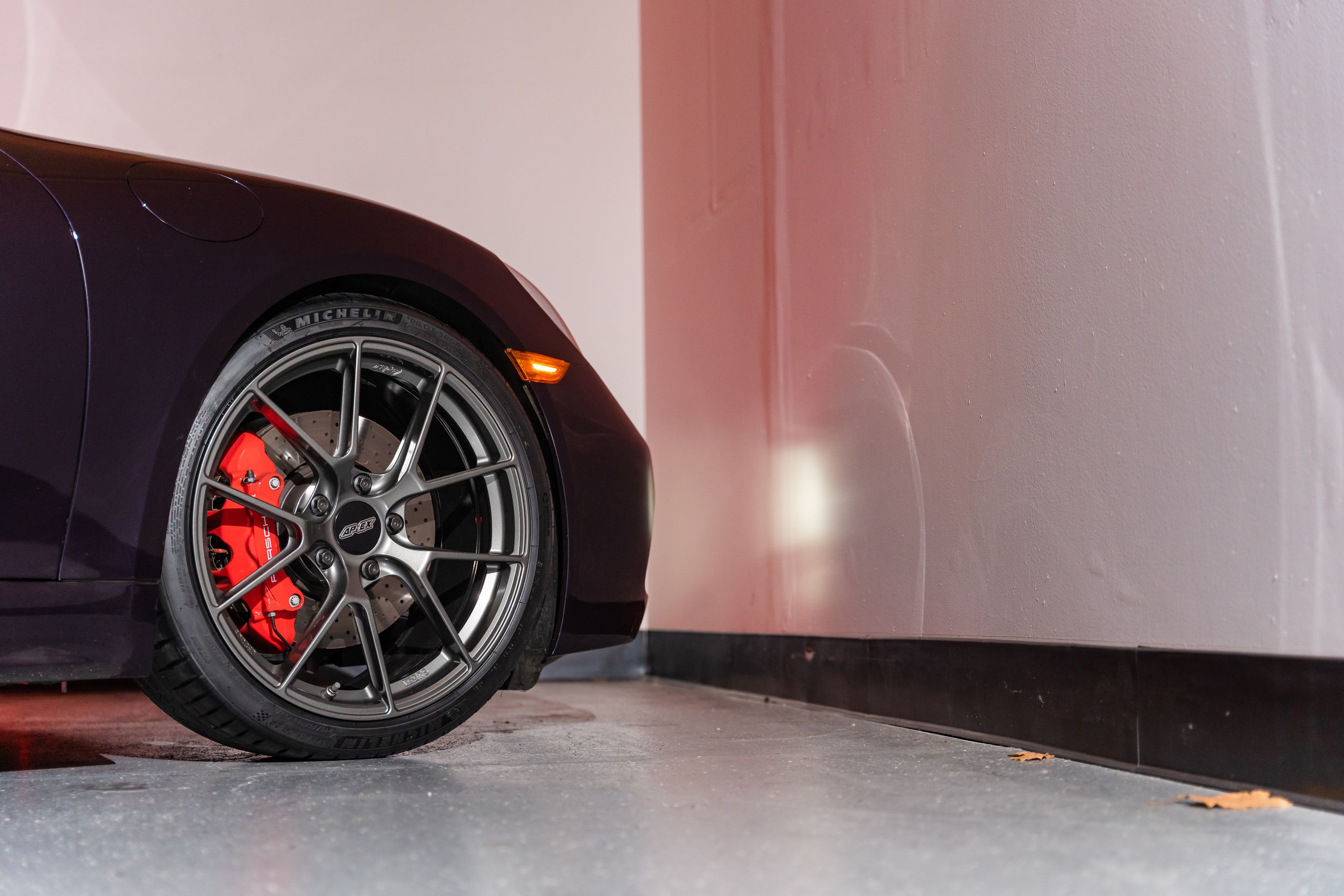 Purple Porsche 718 Boxster GTS 4.0L with 20" VS-5RS Apex wheels in Anthracite