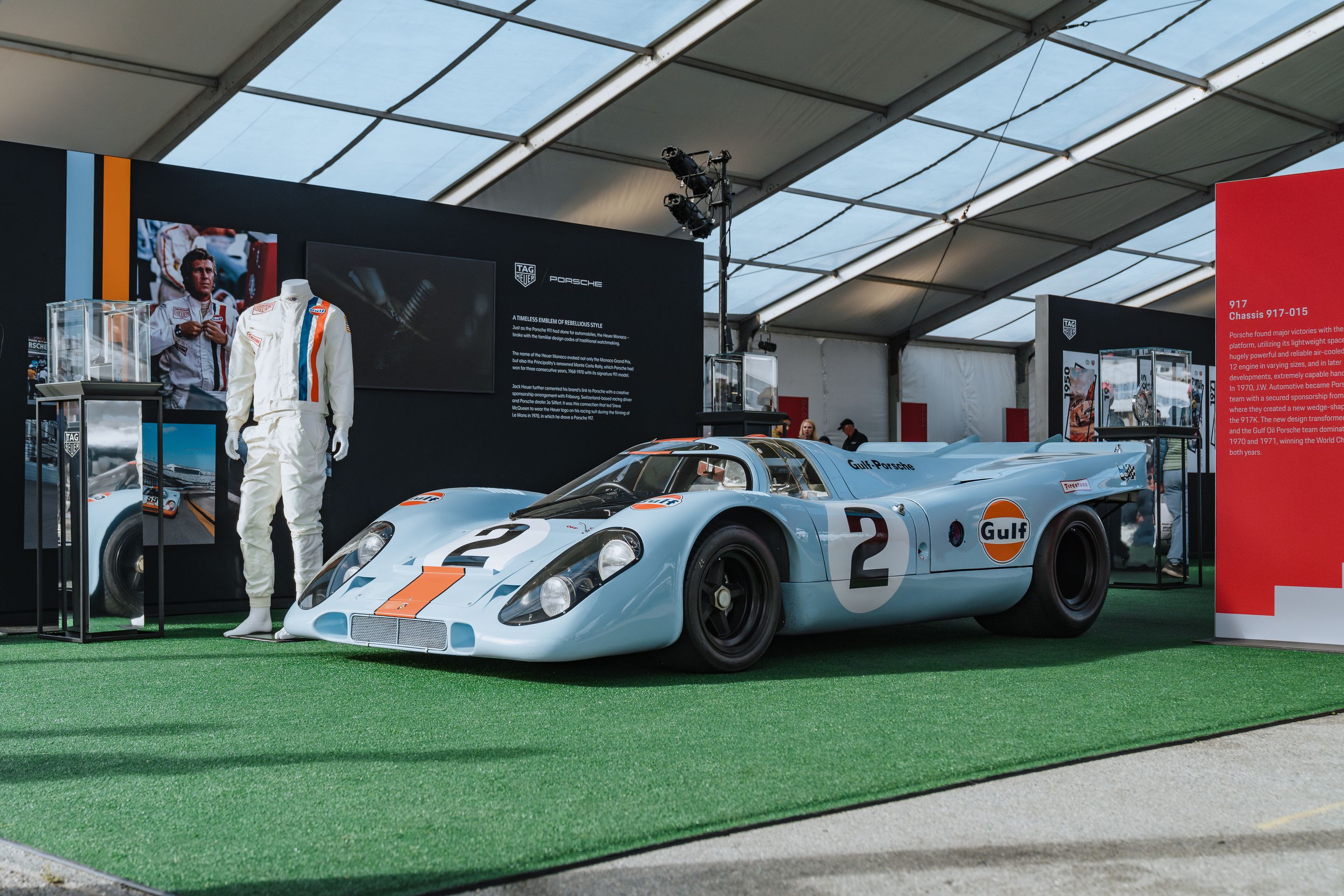 White Porsche 911 996 GT2 with 18" EC-7RS Apex wheels in Anthracite