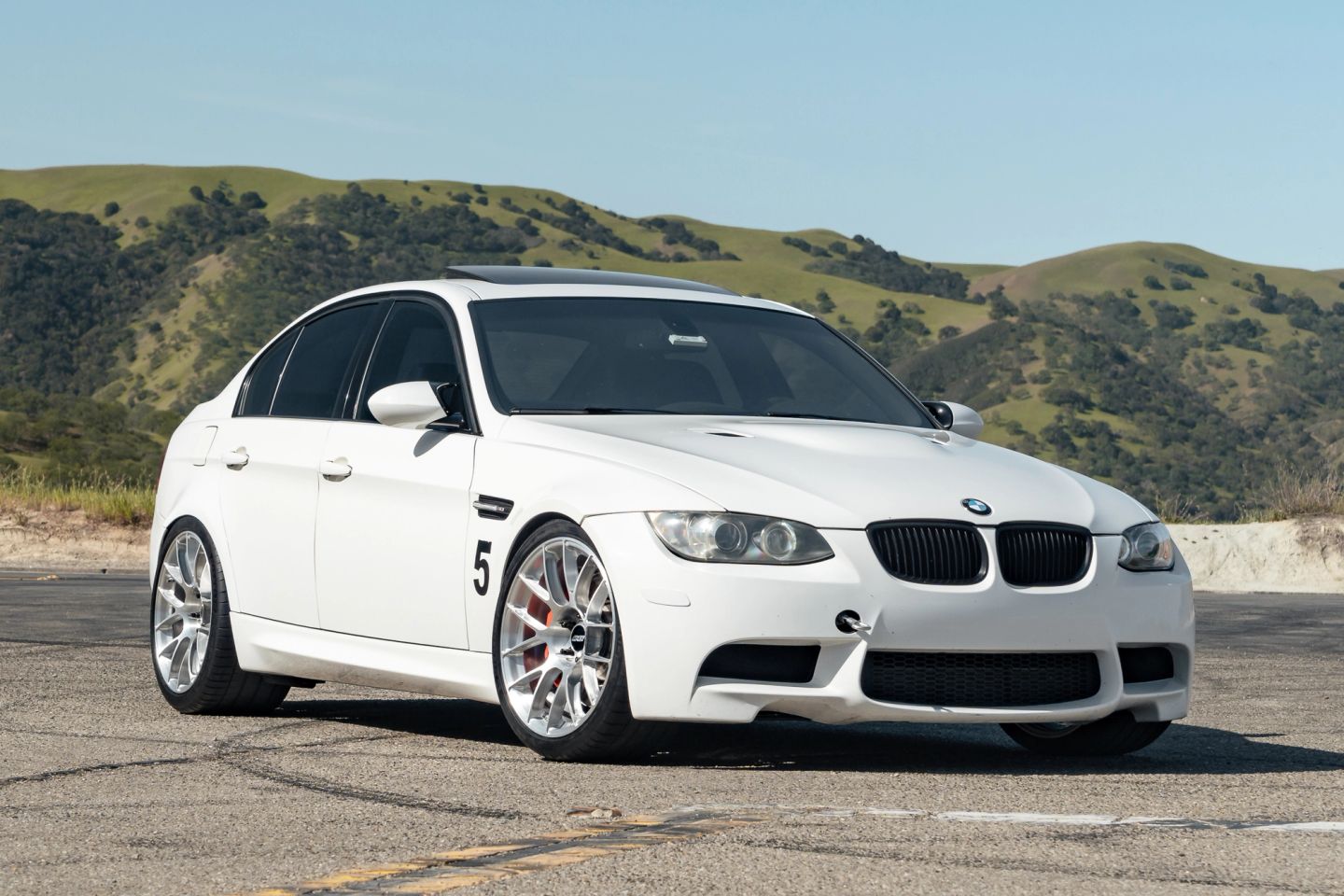 BMW E90 Sedan M3 with 19