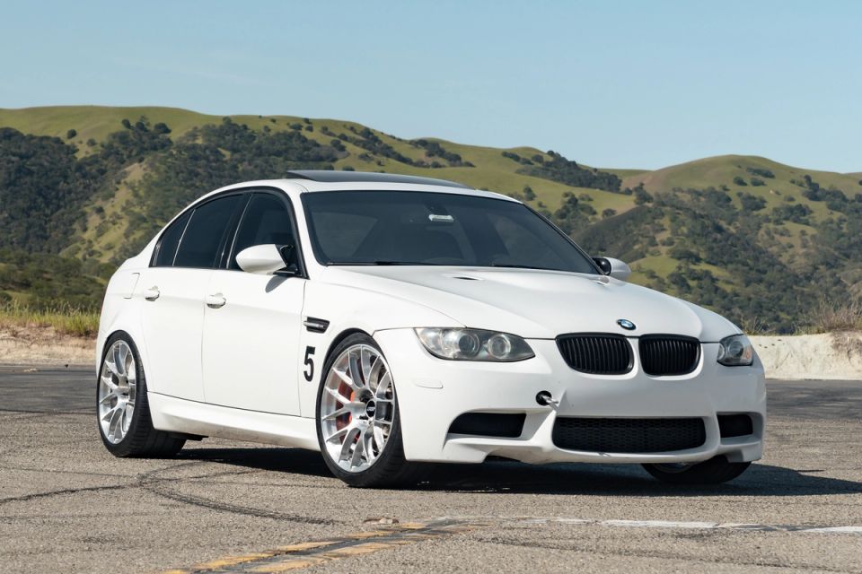 BMW E90 Sedan M3 with 19