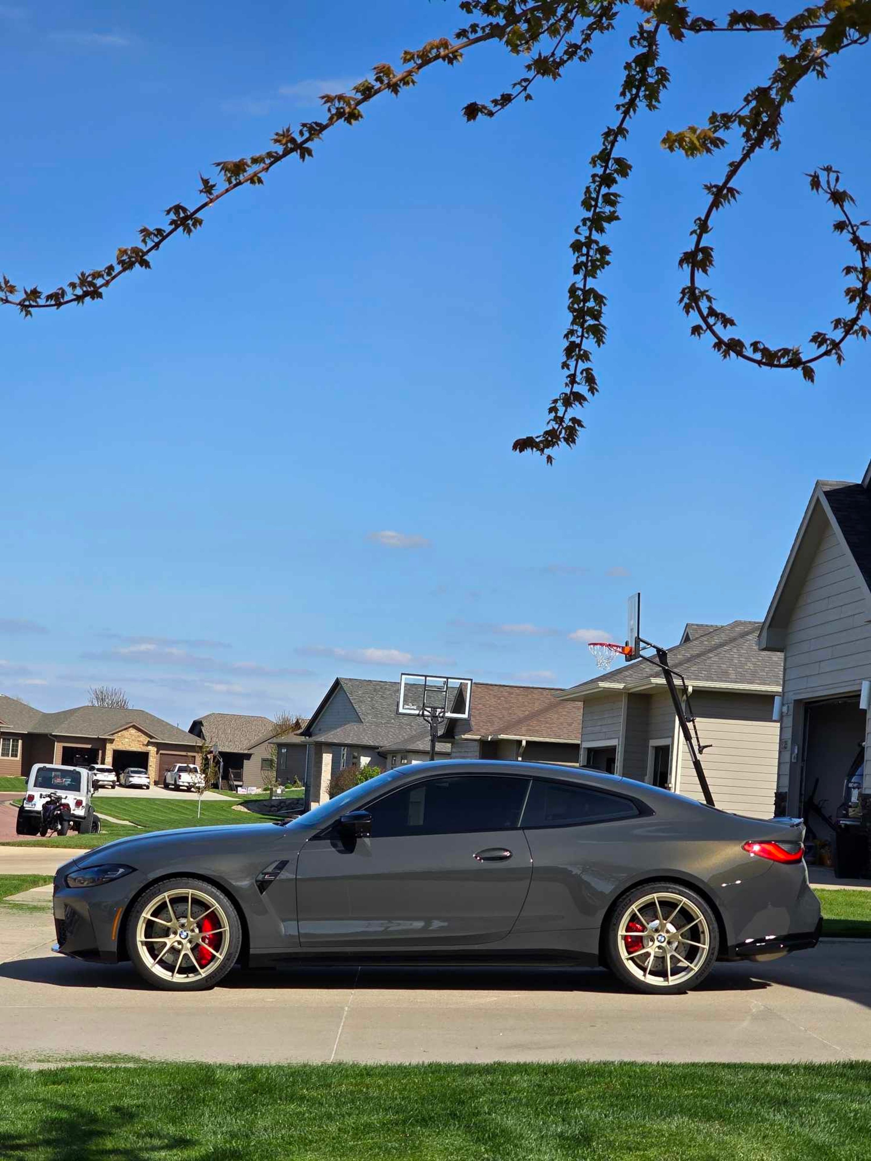 Grey BMW G82 Coupe M4 with 20" VS-5RS Apex wheels in Motorsport Gold