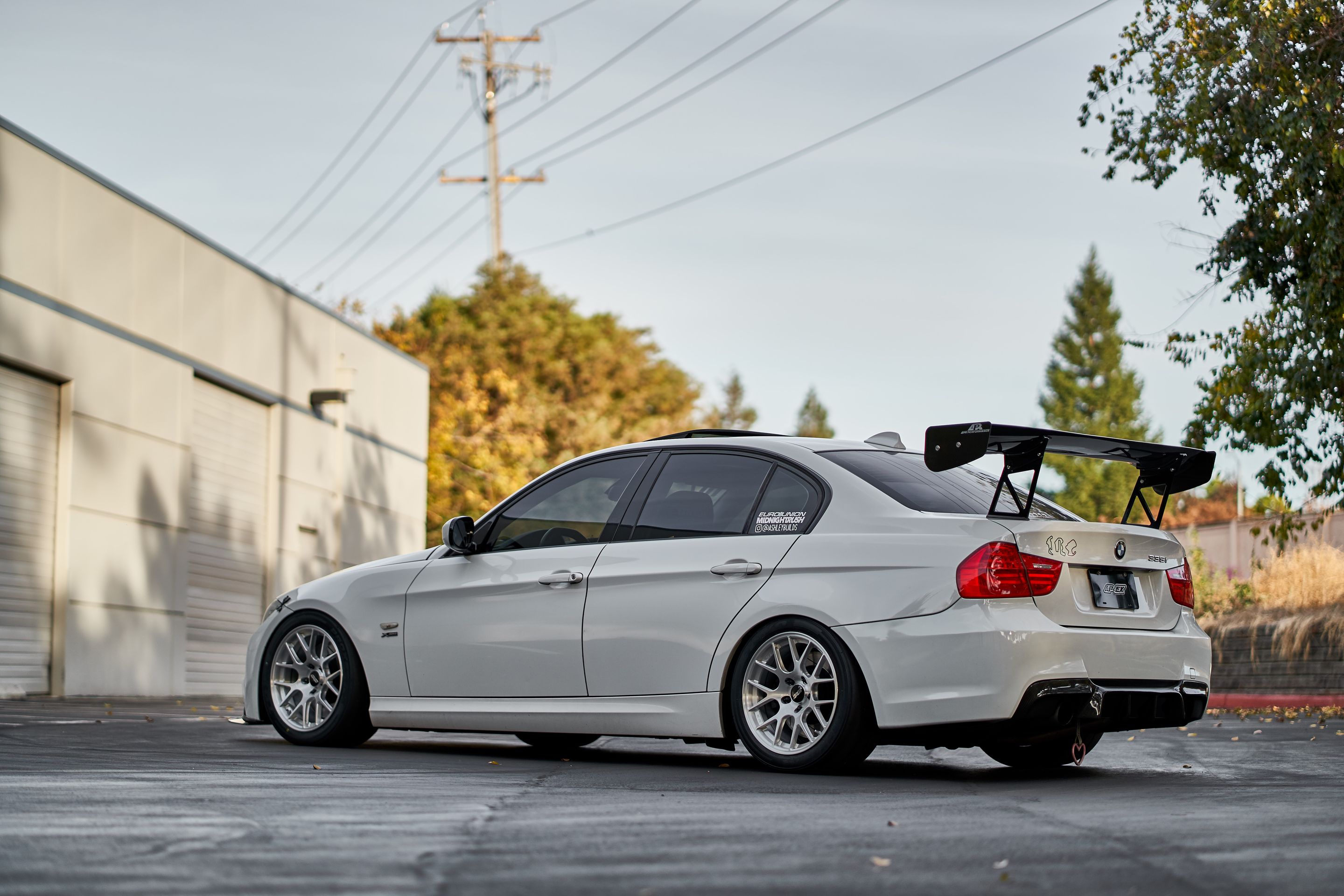 White BMW E90 LCI Sedan 3 Series with 17" EC-7R Apex wheels in Brushed Clear