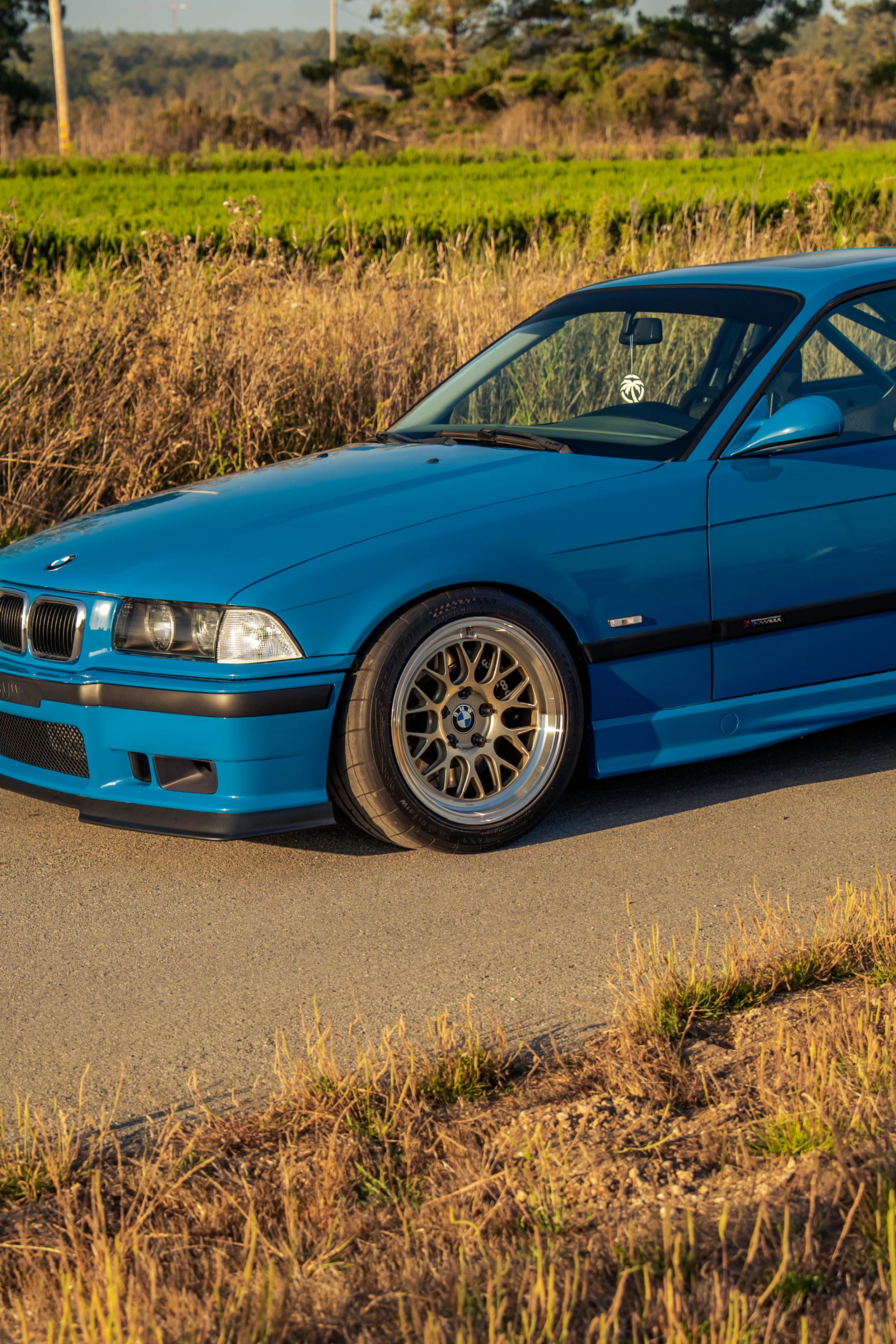 Blue BMW E36 M3 with 17" ML-10RT Apex wheels in Machined Lip Gloss Motorsport Gold