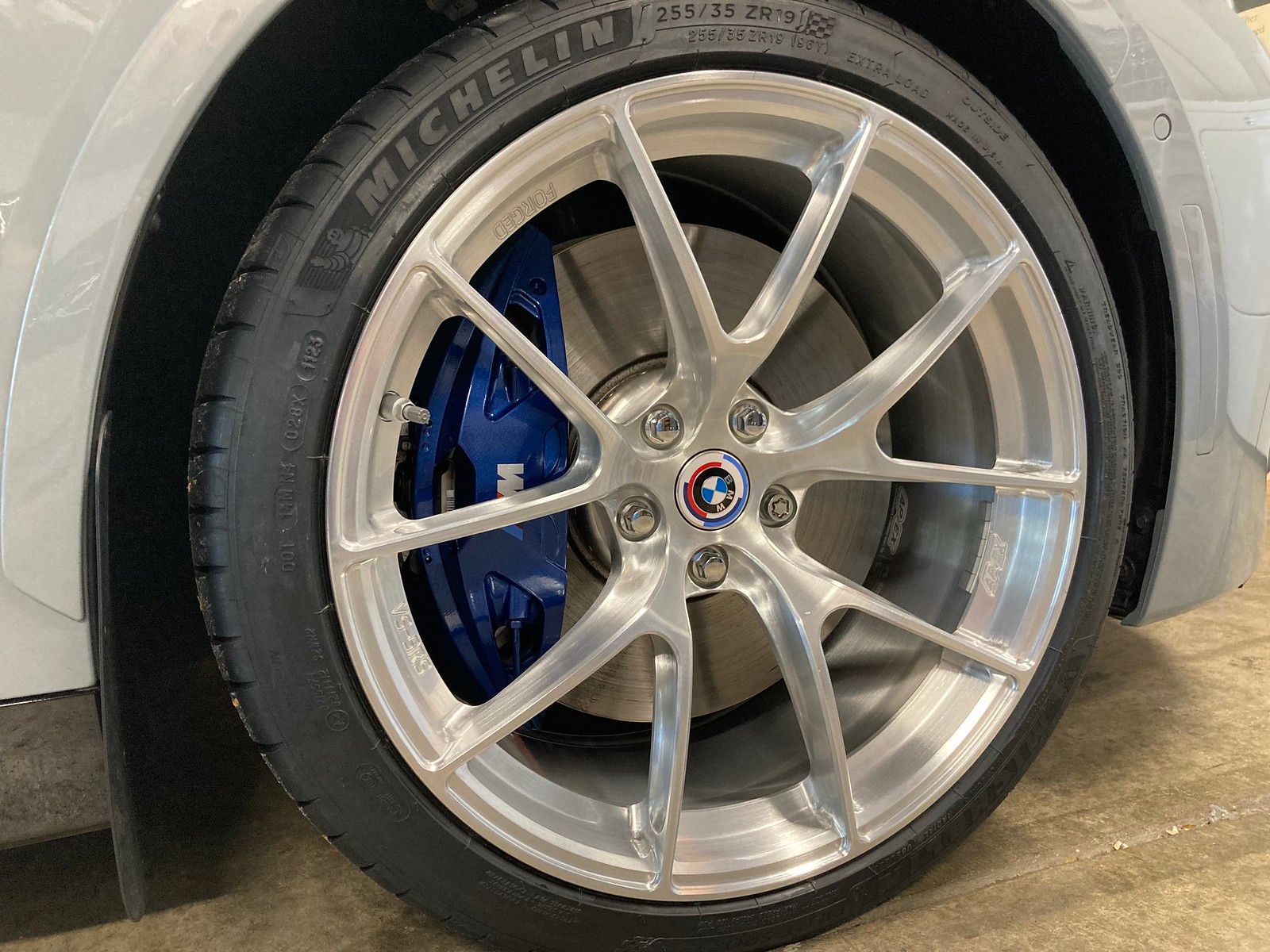 Grey BMW G42 2 Series with 19" VS-5RS Apex wheels in Brushed Clear