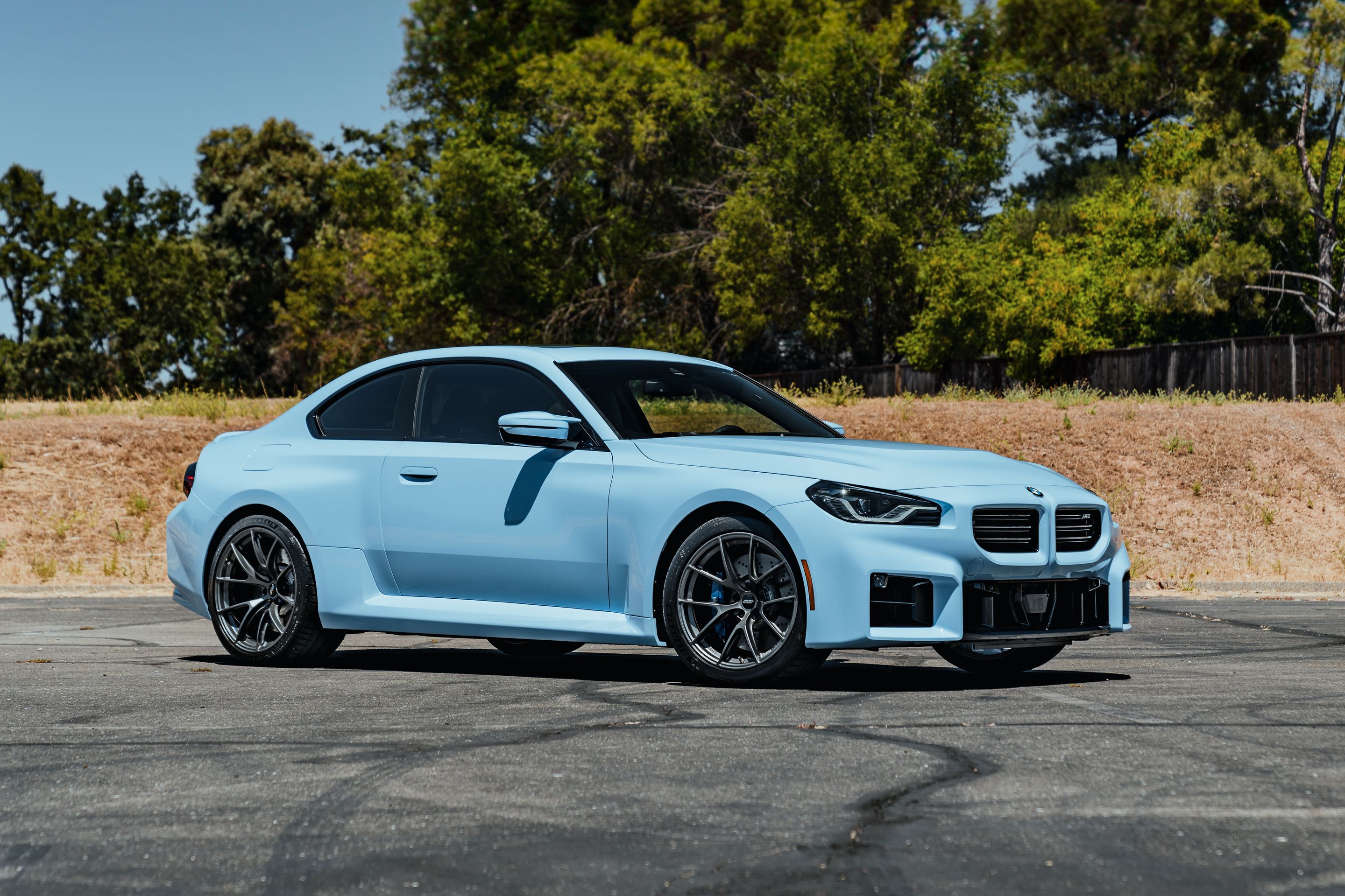 Blue BMW G87 M2 with 19"/20" VS-5RS Apex wheels in Anthracite