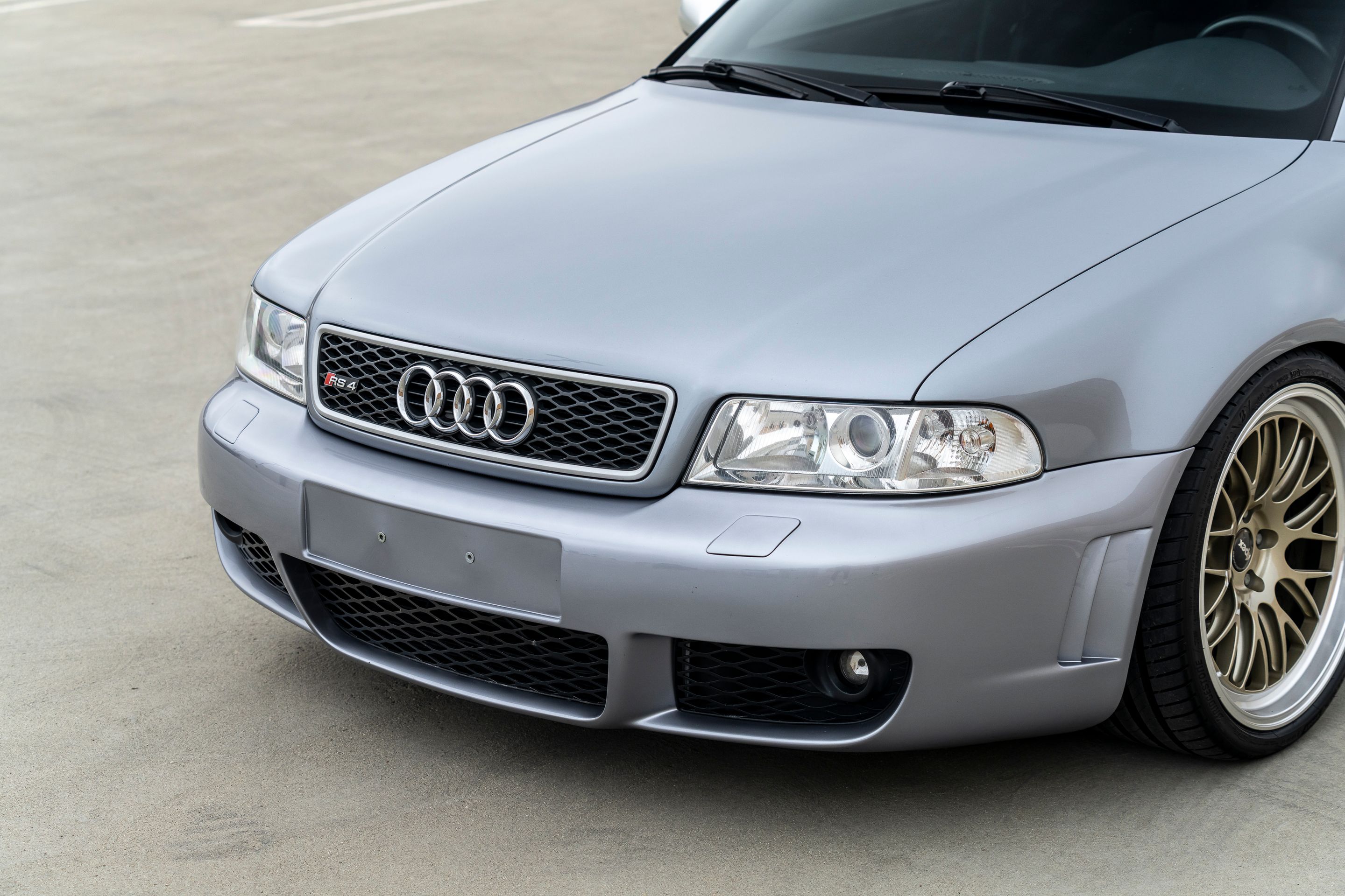 Silver Audi B5 RS 4 Avant/Wagon with 19" ML-10RT Apex wheels in Machined Lip Gloss Motorsport Gold