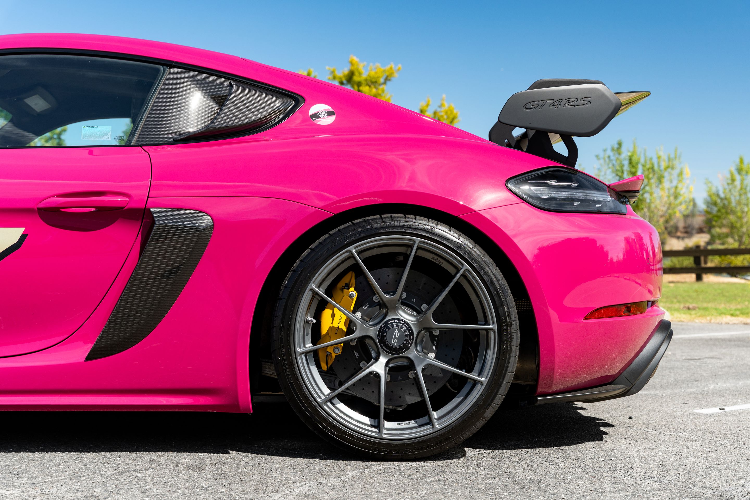 Pink Porsche 718 Cayman GT4 RS with 20" VS-5RS Apex wheels in Anthracite