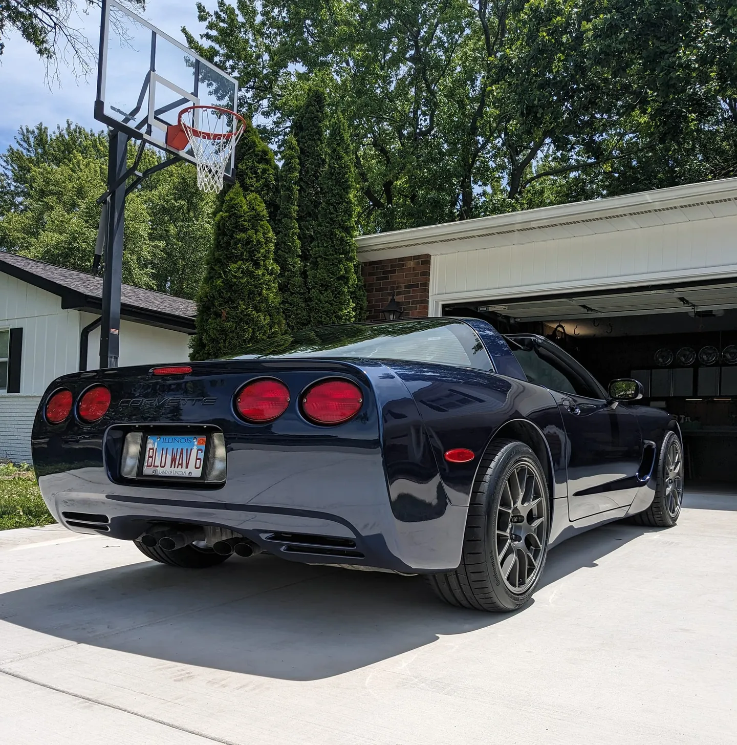 C5 Base Model Rear Chevrolet C5 Corvette Base/Z51 with 18
