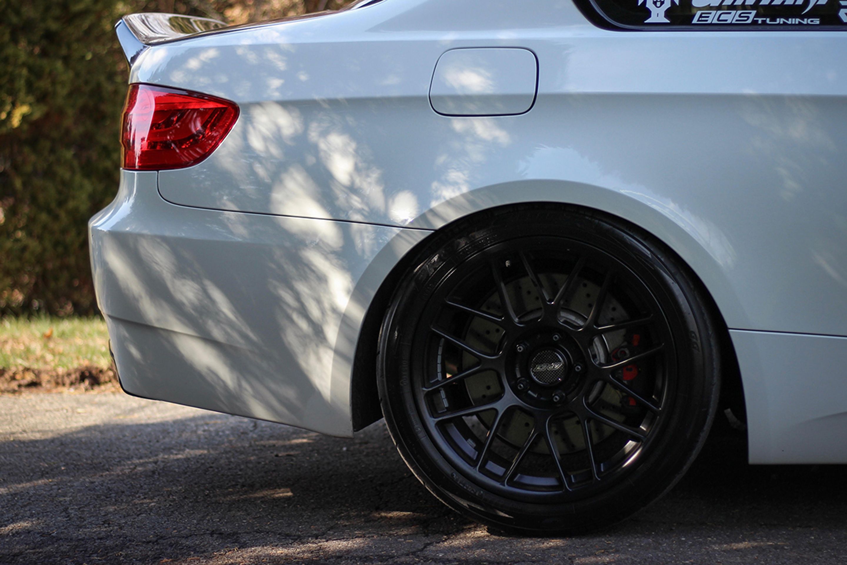 White BMW E92 Coupe M3 with 18" ARC-8 Apex wheels in Satin Black