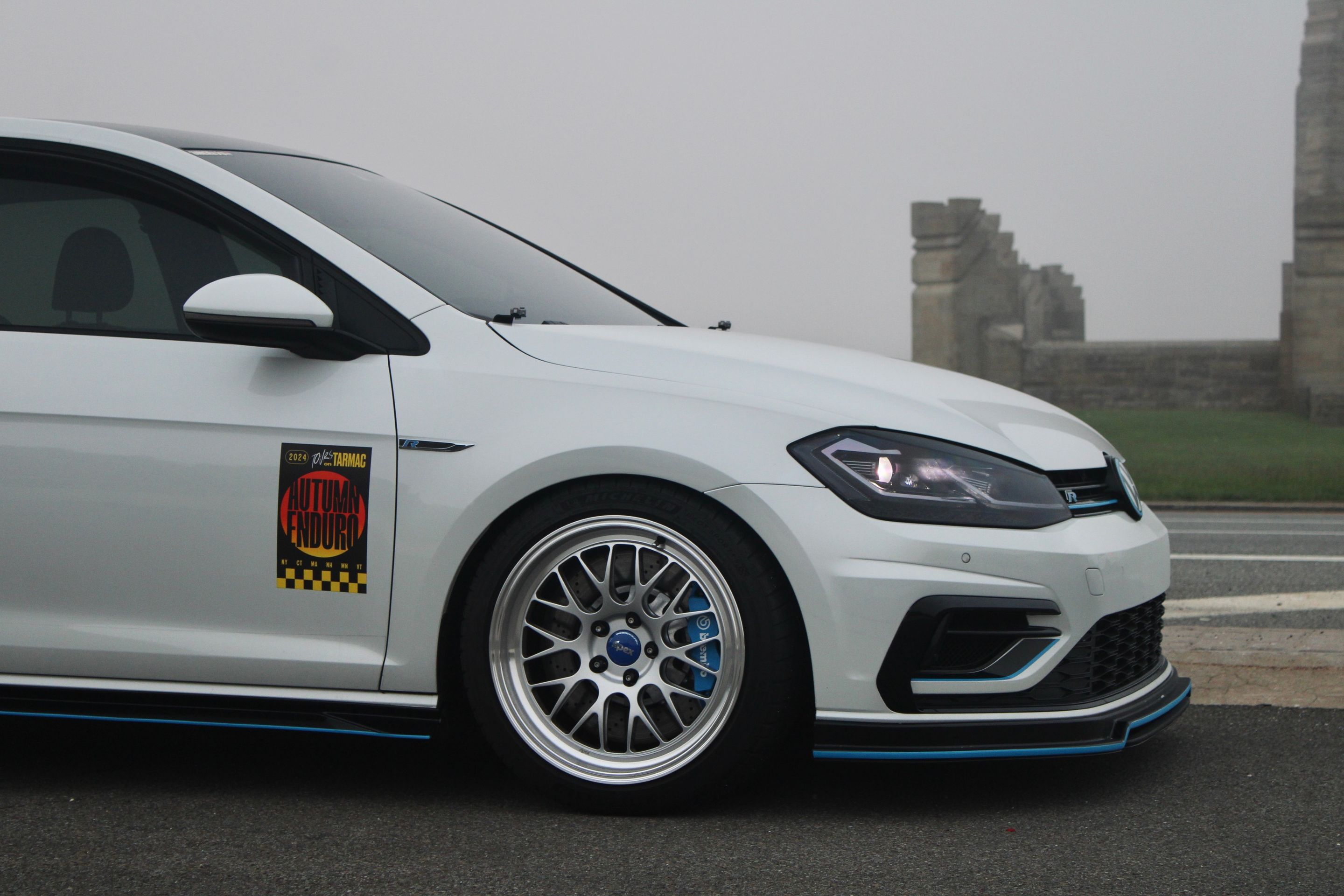 White VW MK7 Golf R with 18" ML-10RT Apex wheels in Machined Lip Brushed Clear