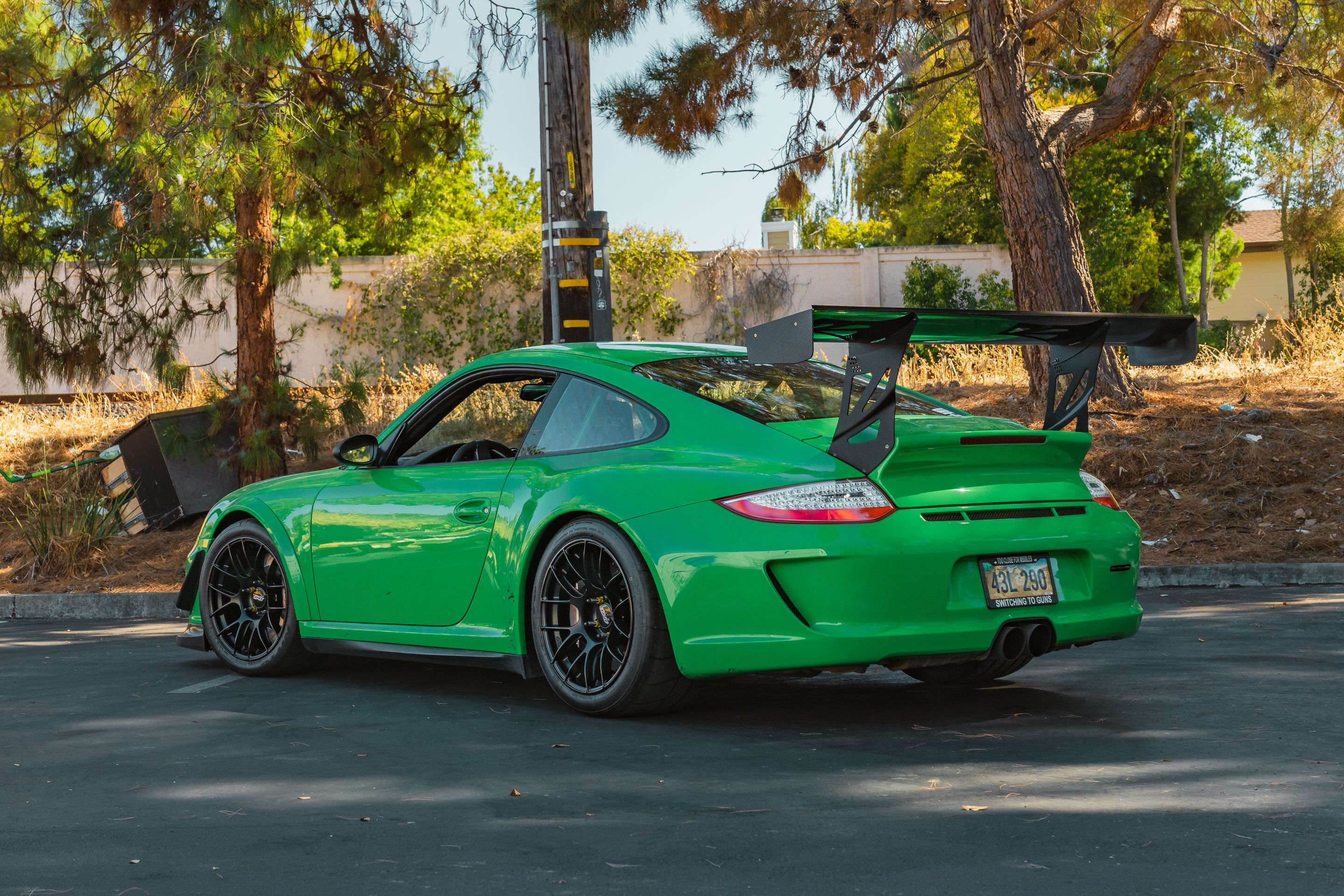 Green Porsche 911 997 GT3 RS with 18" EC-7RS Apex wheels in Satin Black