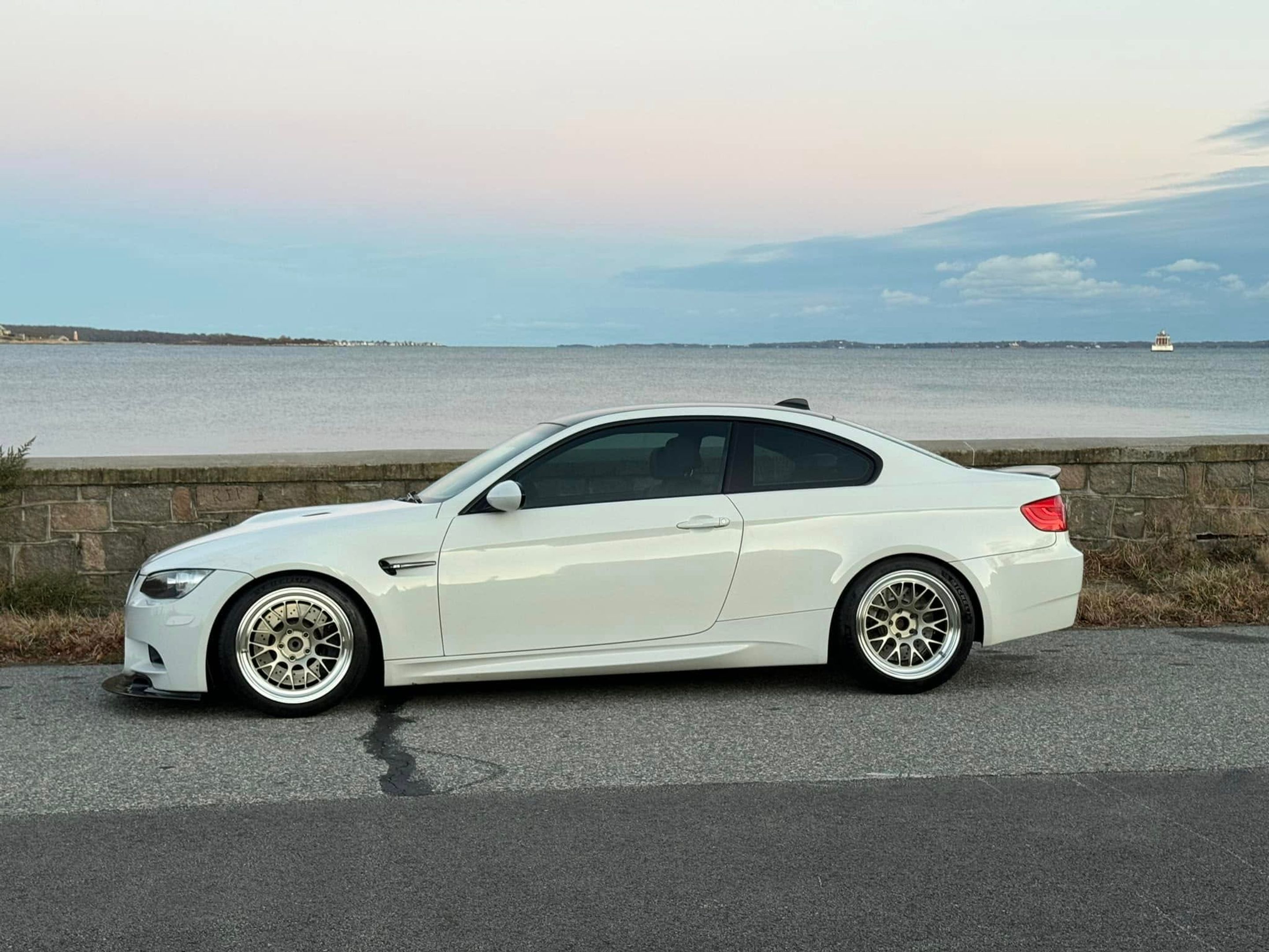White BMW E92 Coupe M3 with 18" ML-10RT Apex wheels in Machined Lip Gloss Motorsport Gold