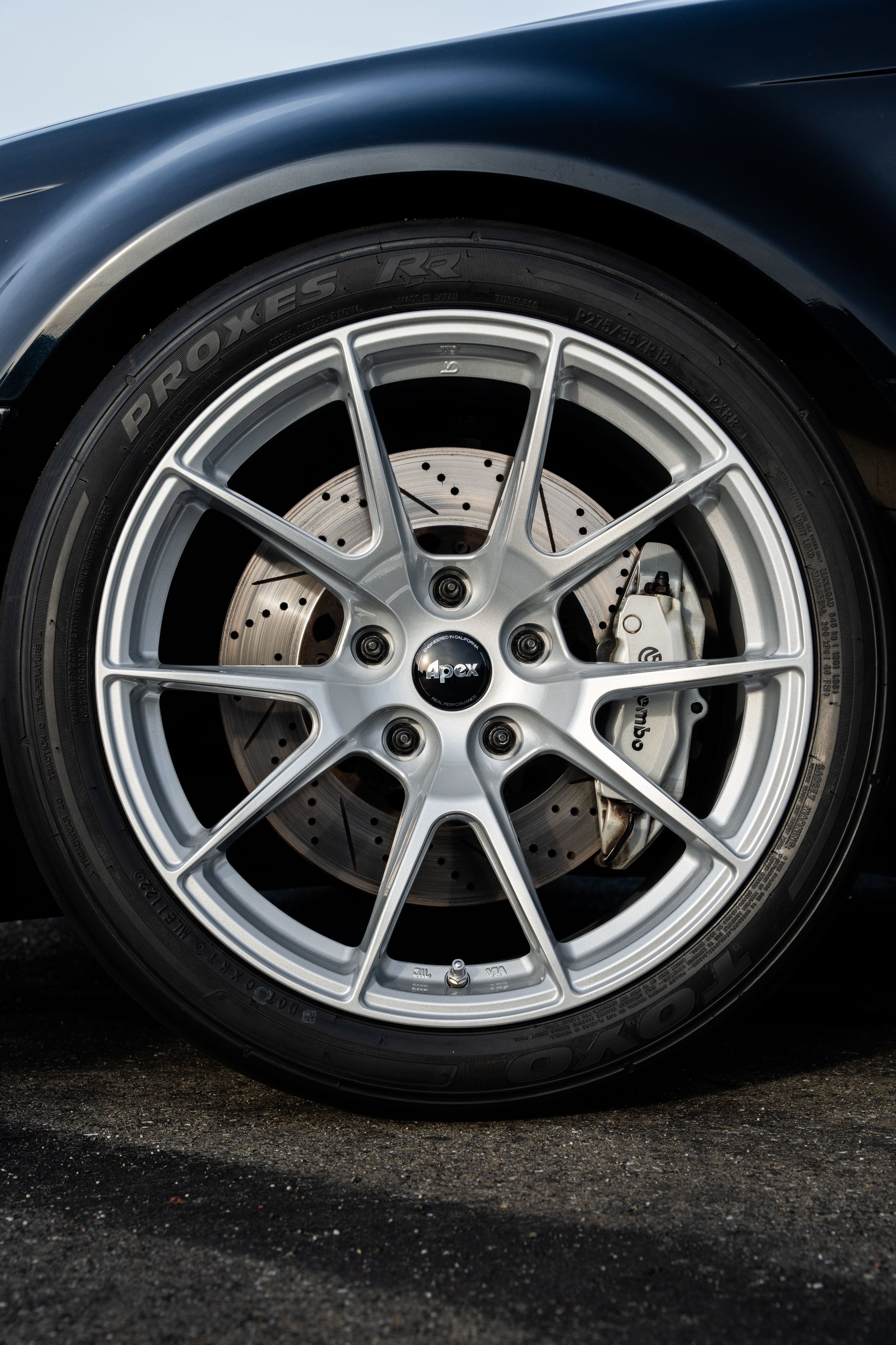 Black BMW E46 M3 with 18" VS-5 Apex wheels in Race Silver