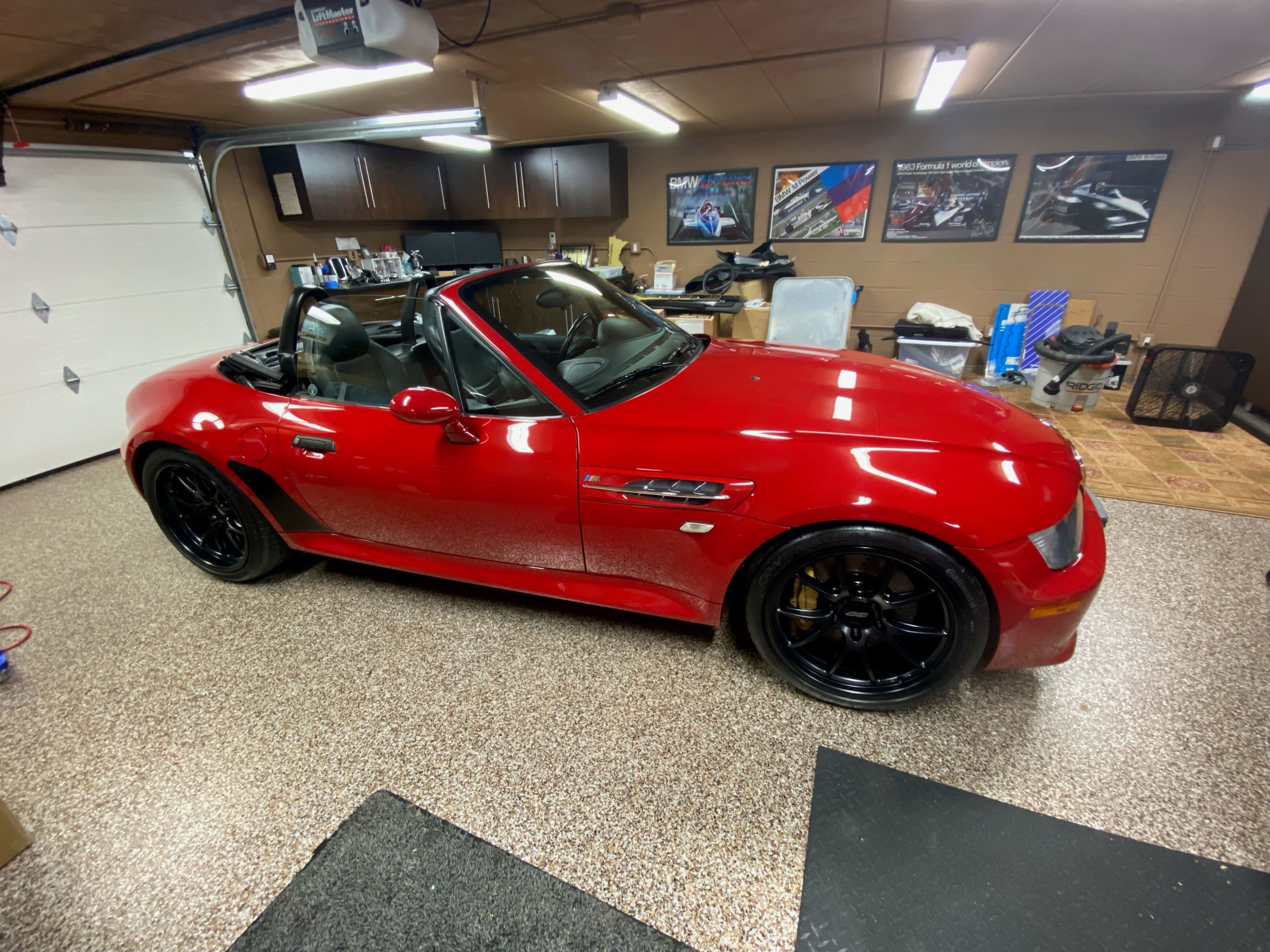 Red BMW E36/7 Roadster Z3 M with 18" FL-5 Apex wheels in Satin Black