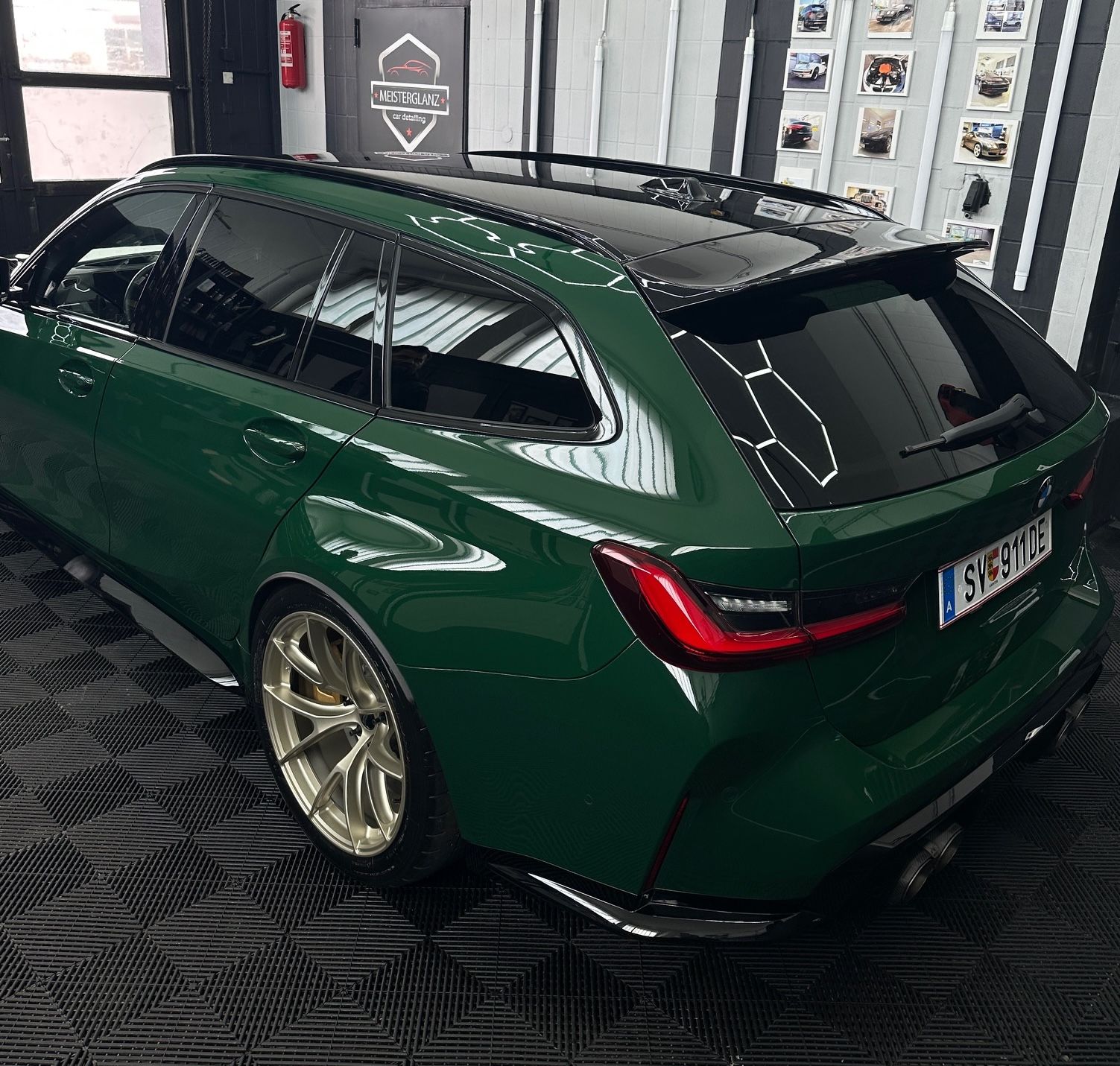 Green BMW G80 M3 with 19" VS-5RS Apex wheels in Motorsport Gold