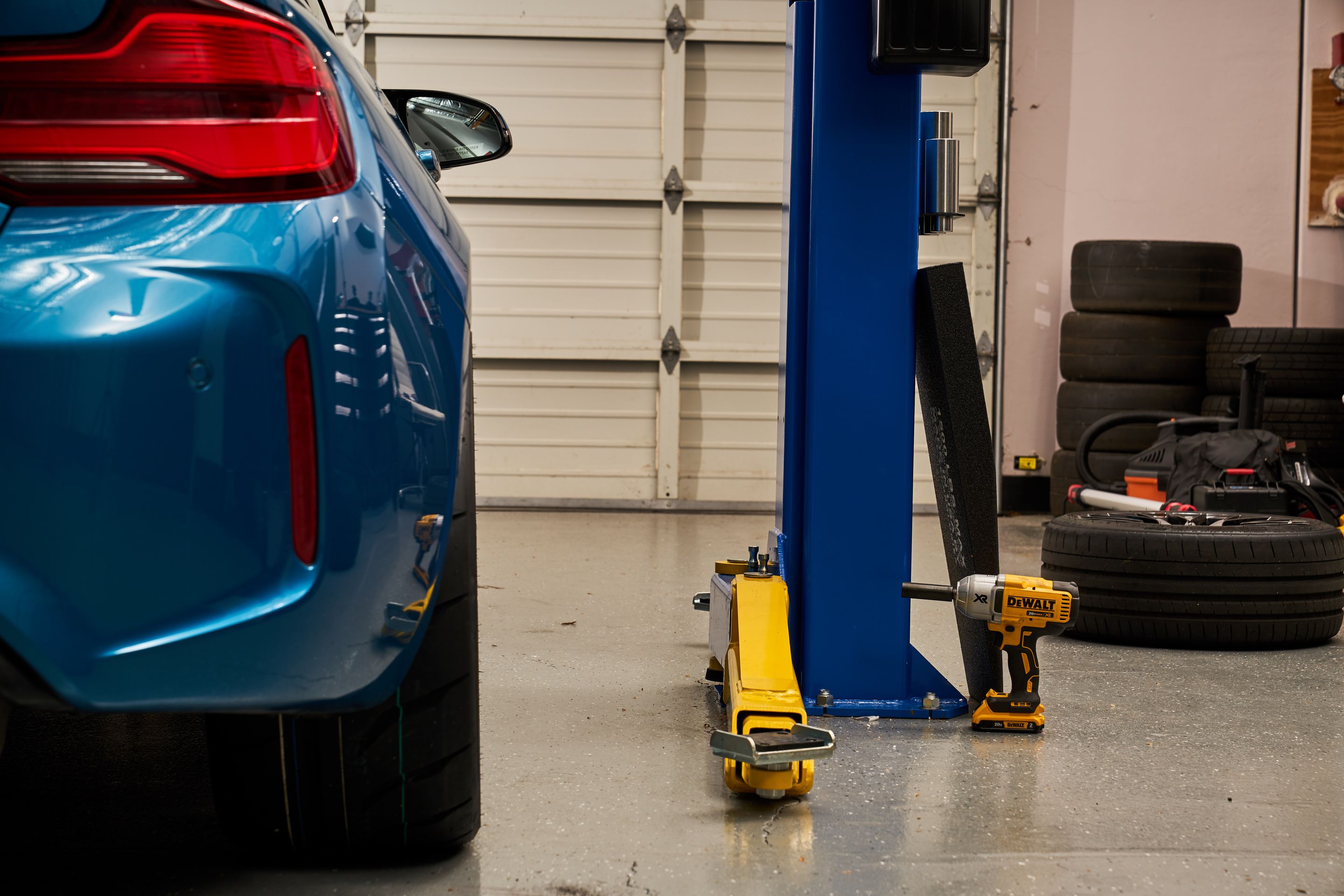 Blue BMW F87 M2 with 19" EC-7 Apex wheels in Race Silver