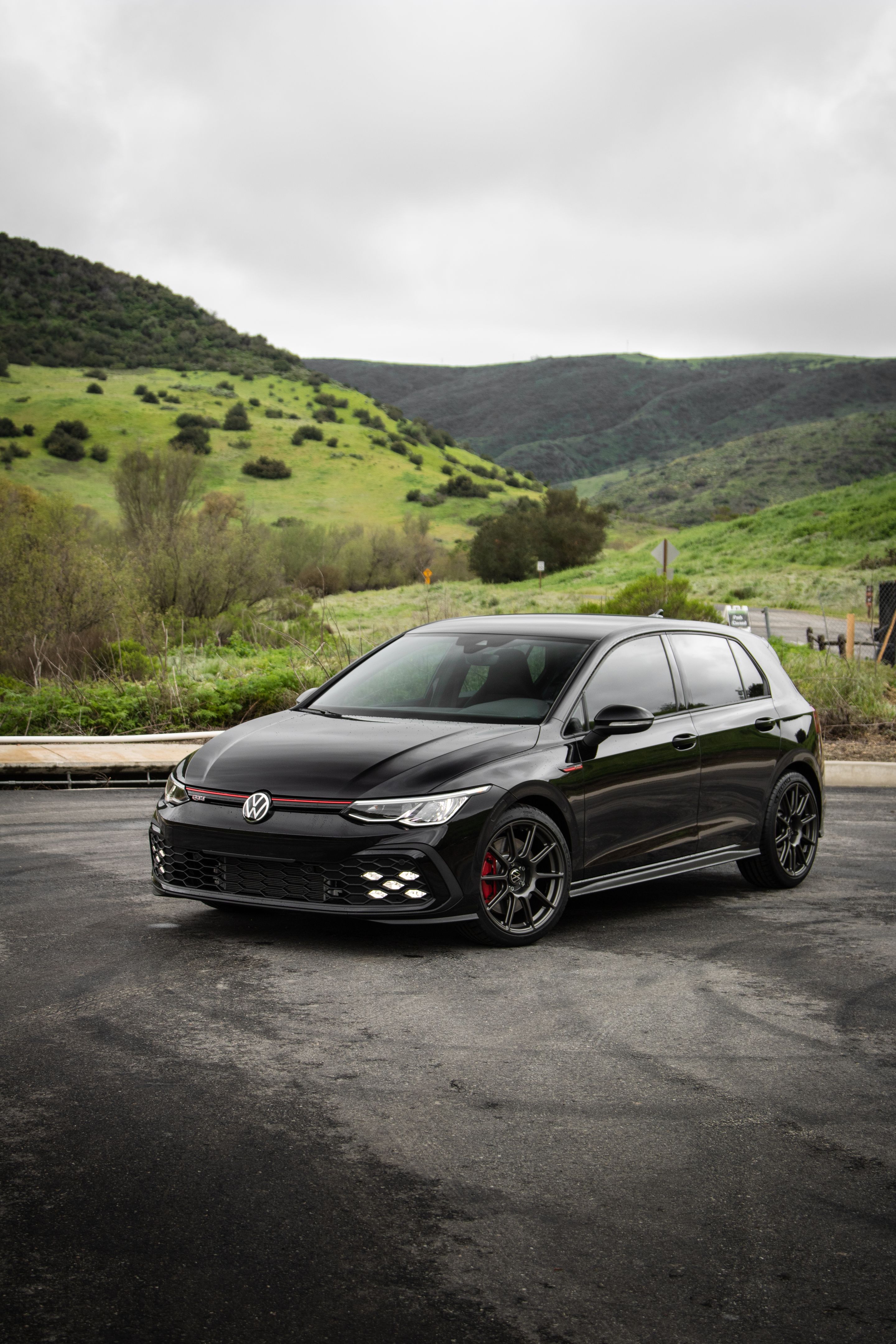 Black VW MK8 GTI with 18" SM-10 Apex wheels in Anthracite